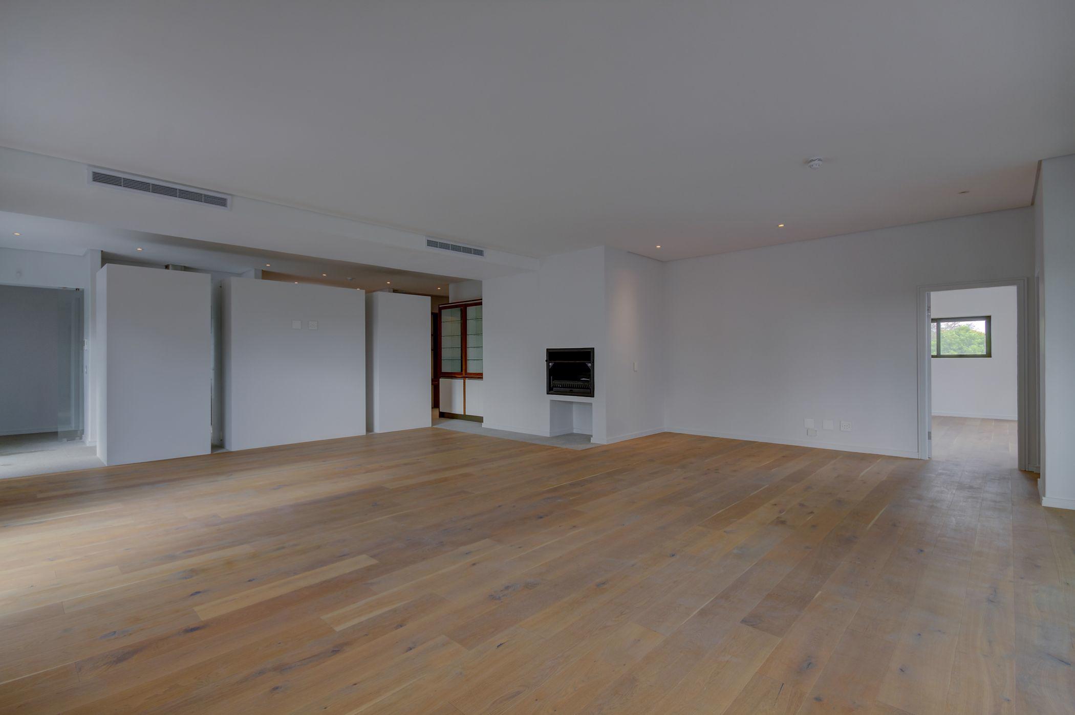 3 Bedroom Penthouse Apartment For Sale Somerset West SW1515321