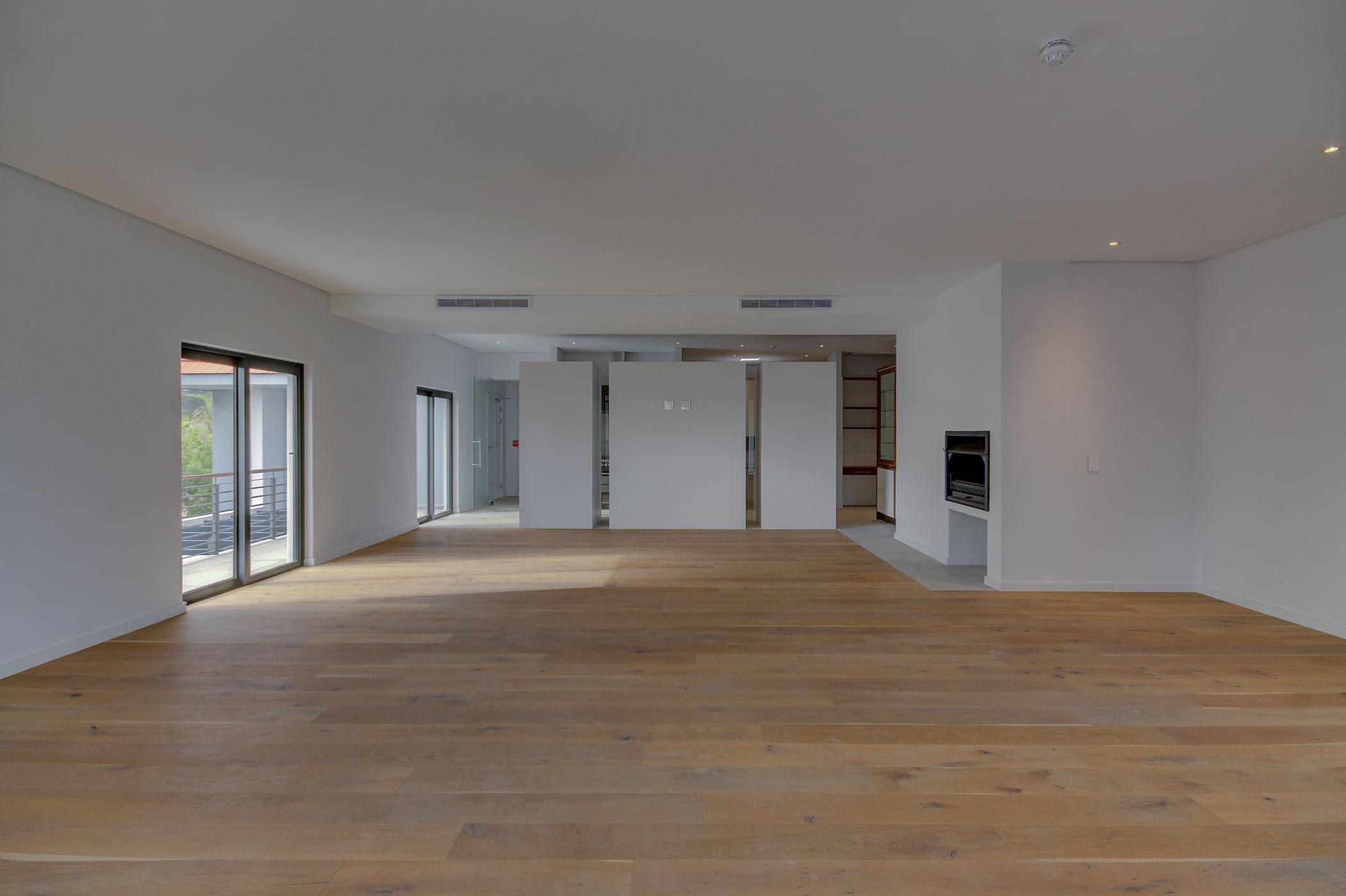 3 Bedroom Penthouse Apartment For Sale Somerset West SW1515321