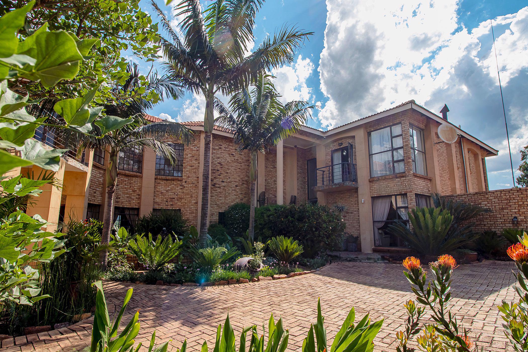 4.55 hectare smallholding for sale in Zwavelpoort SH