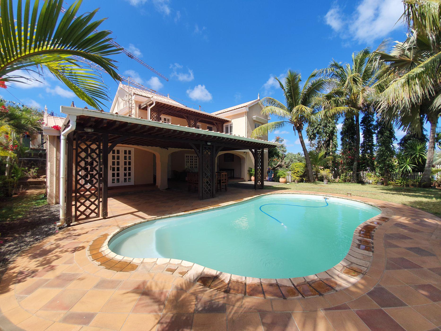 4 bedroom house for sale in Pointe aux Canonniers (Mauritius)