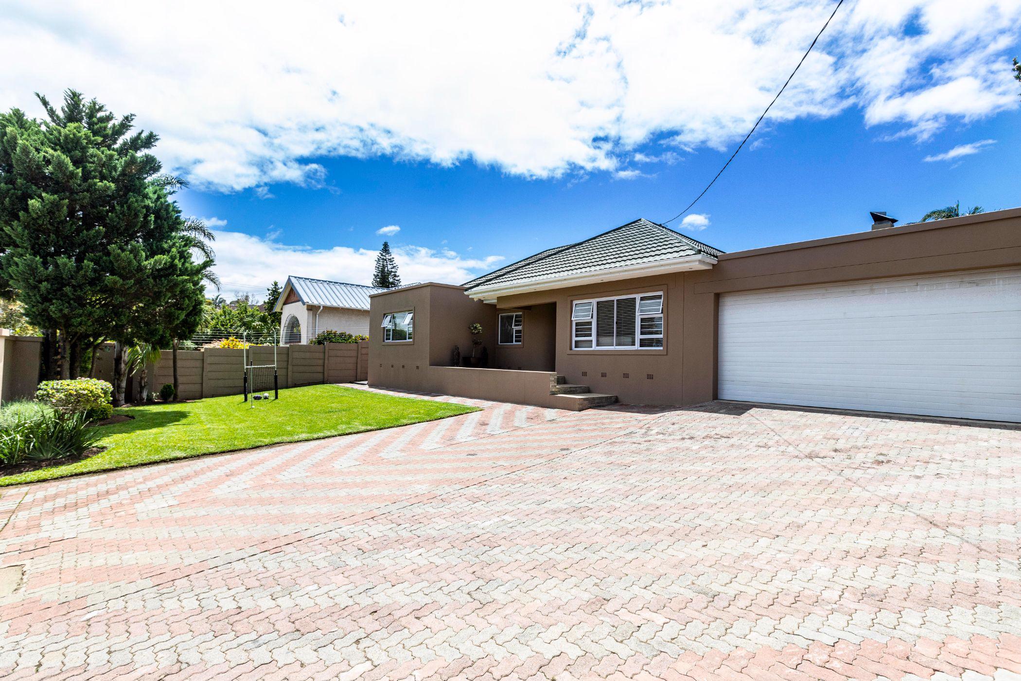 4 Bedroom House For Sale Bonnie Doon 1ET1588911 Pam Golding