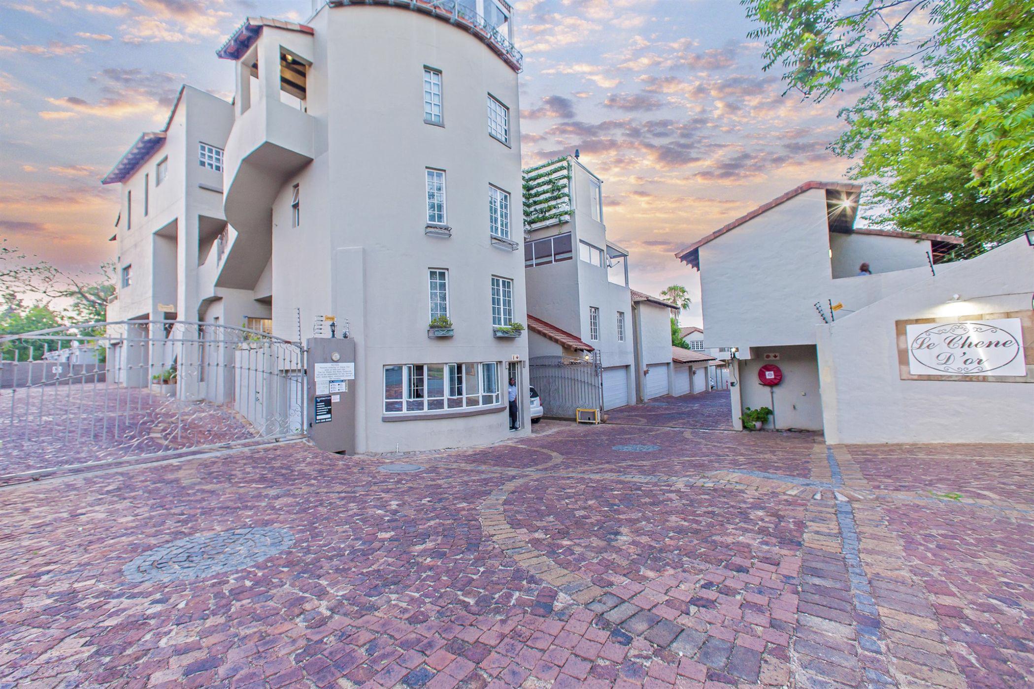 3 Bedroom Apartment For Sale Oaklands (Johannesburg) HP1511425