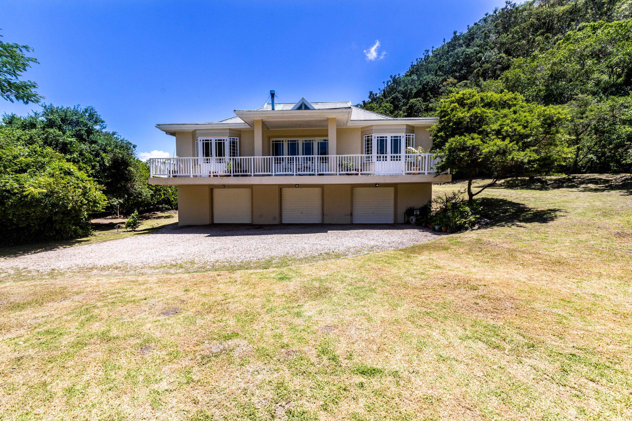 3 Bedroom House For Sale Beacon Bay 1ET1510696 Pam Golding Properties