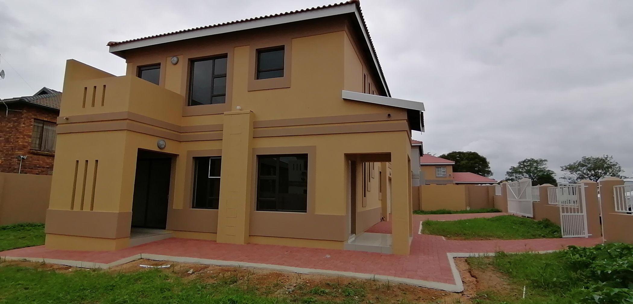 4 Bedroom Townhouse For Sale Sonneveld 1BJ1511211 Pam Golding