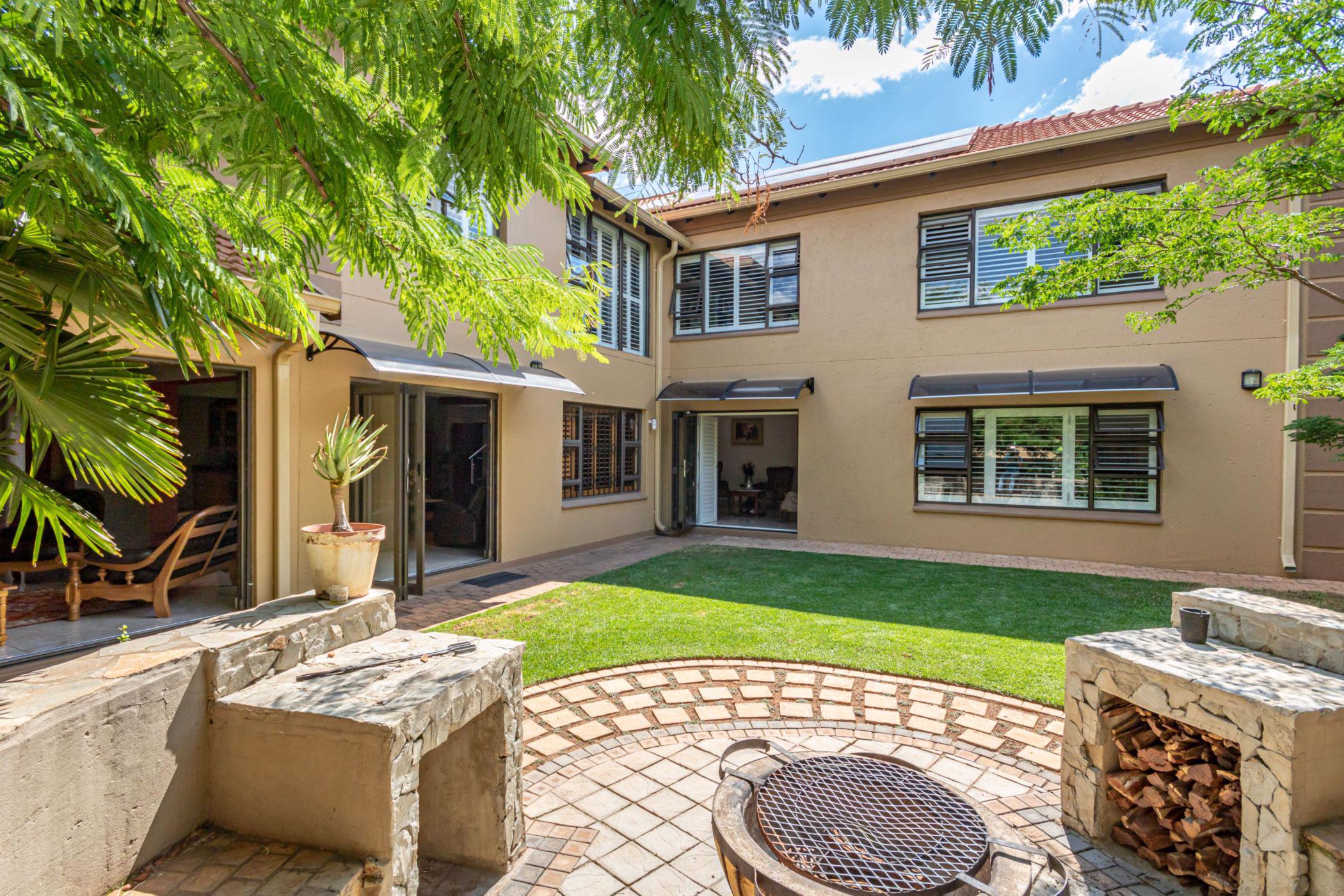 6 Bedroom House For Sale Brentwood Park (Benoni) EN1511649 Pam