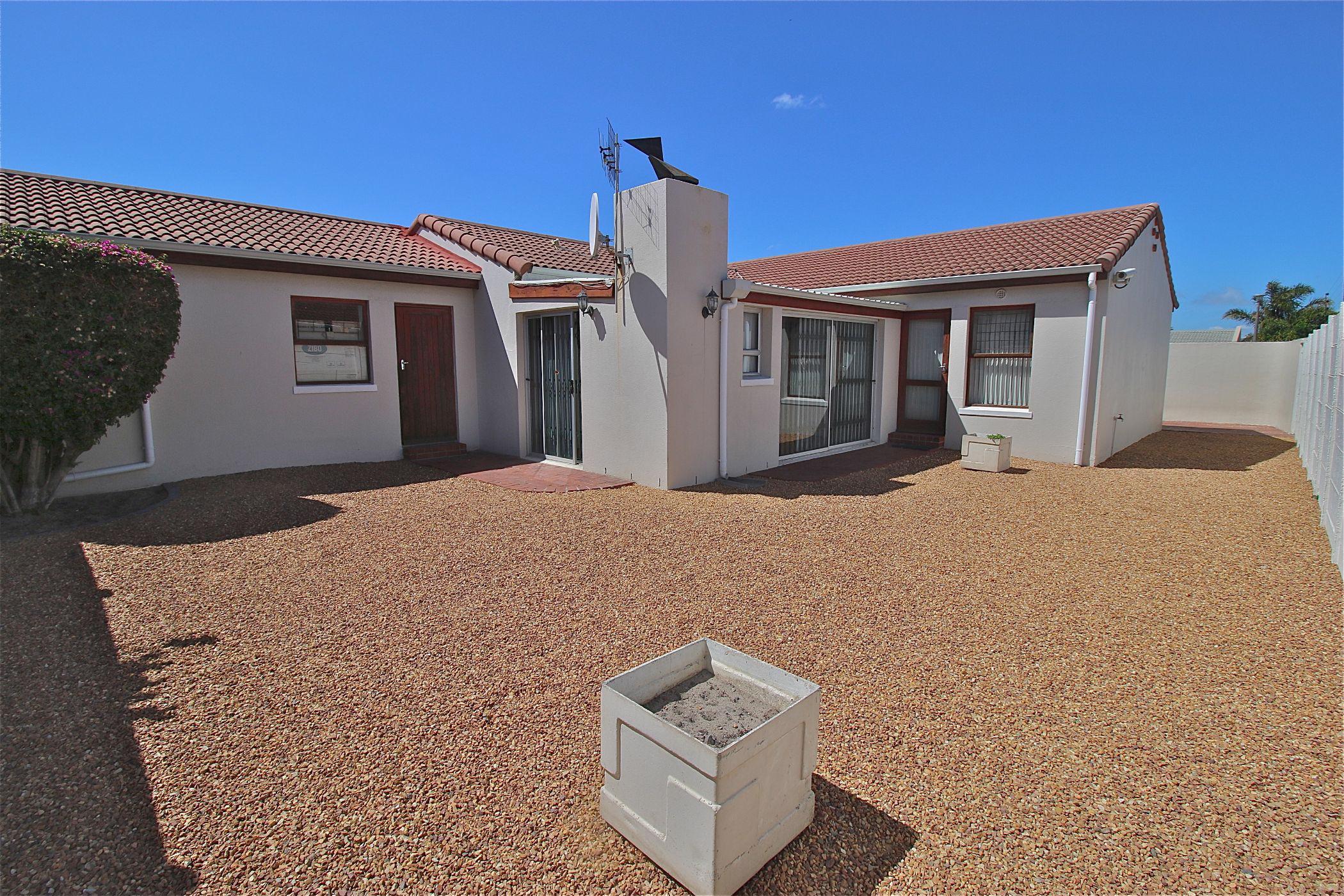 3 Bedroom House To Rent Plattekloof Glen 1PLA1584436 Pam Golding