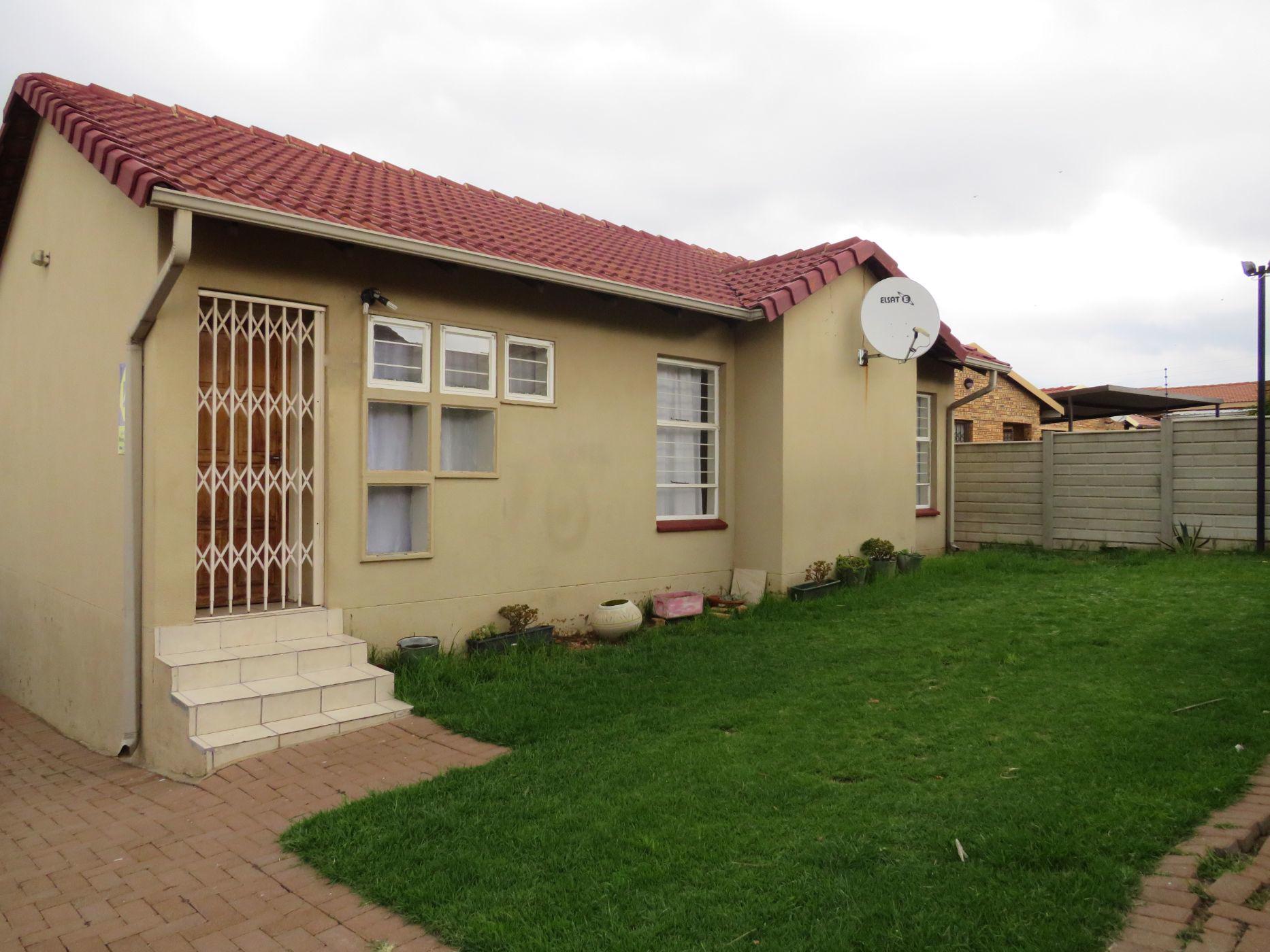 3 Bedroom Cluster House For Sale Grobler Park 1RP1592237 Pam