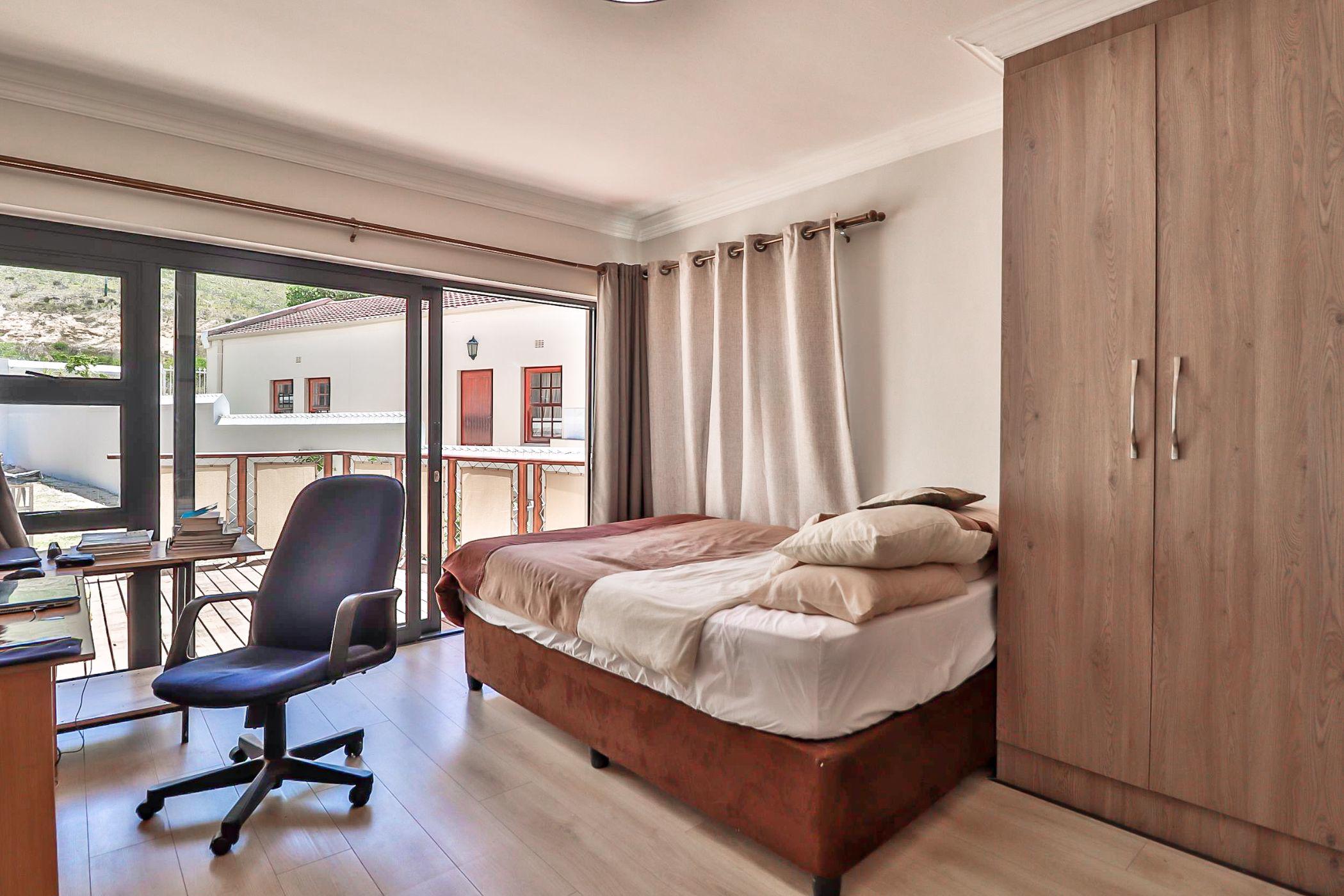 3 Bedroom Doublestorey House For Sale Hermanus Heights HF1640744