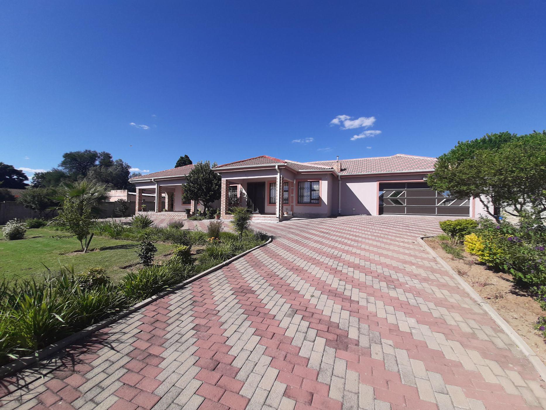 3 Bedroom House For Sale Aviary Hill 1NW1521912 Pam Golding