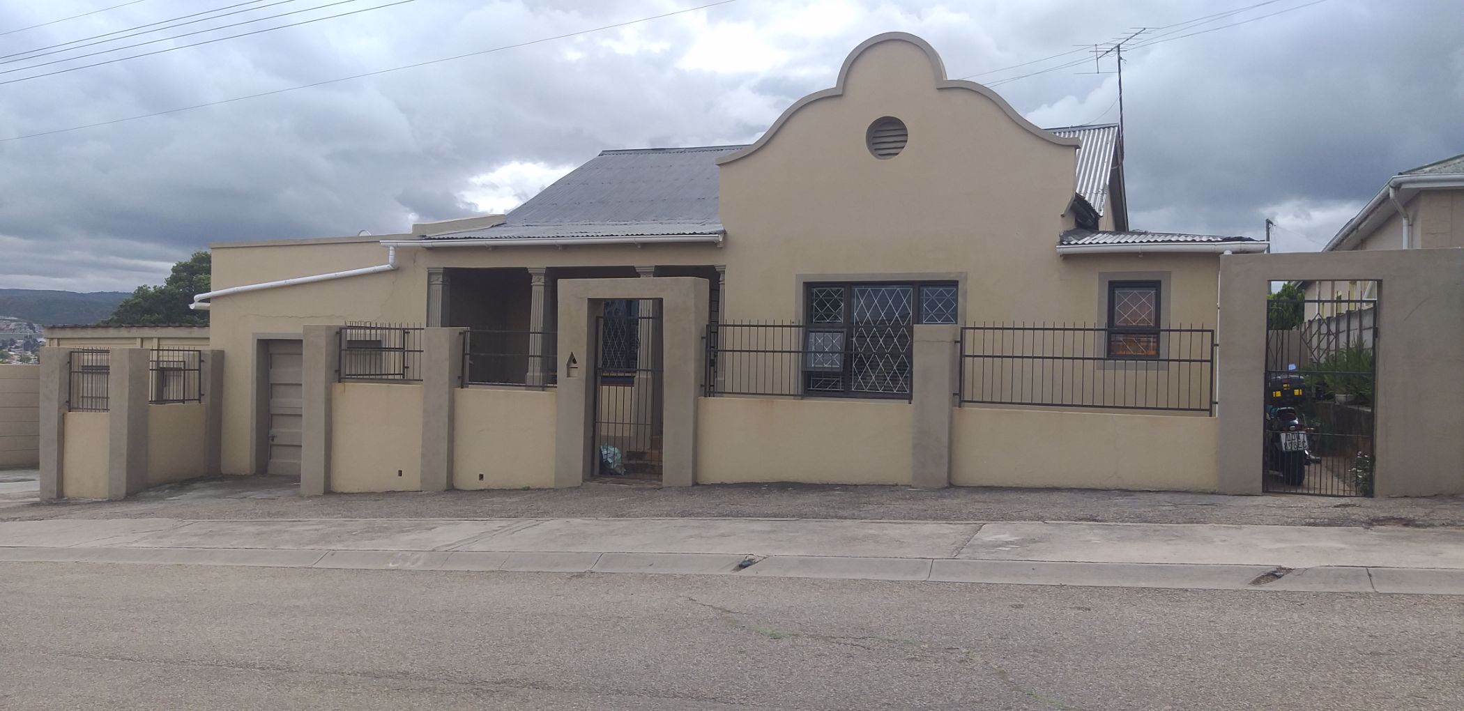 3 Bedroom House For Sale College Hill 1UK1630219 Pam Golding