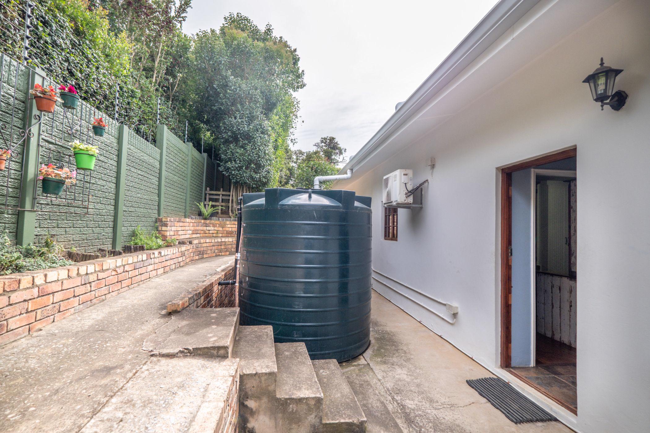 4 Bedroom Doublestorey House For Sale West Hill (Grahamstown