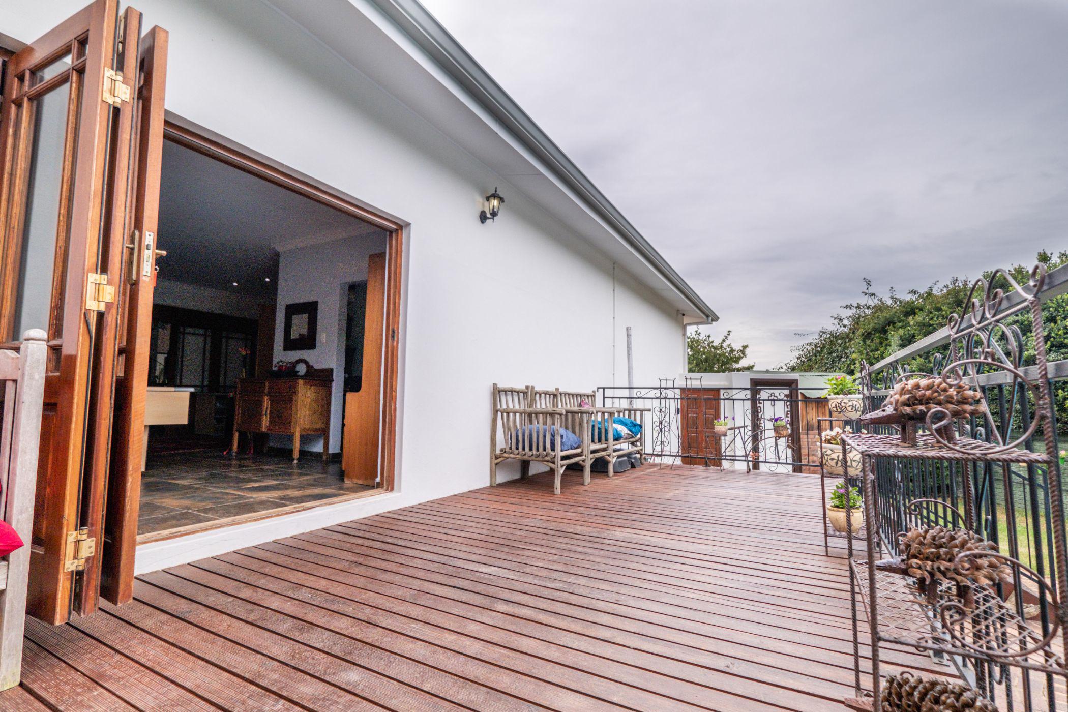 4 Bedroom Doublestorey House For Sale West Hill (Grahamstown