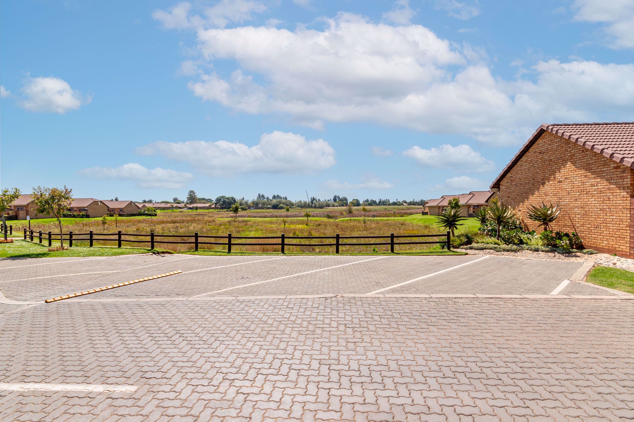 2 Bedroom Apartment For Sale Brentwood Park (Benoni) EN1526154 Pam Golding Properties