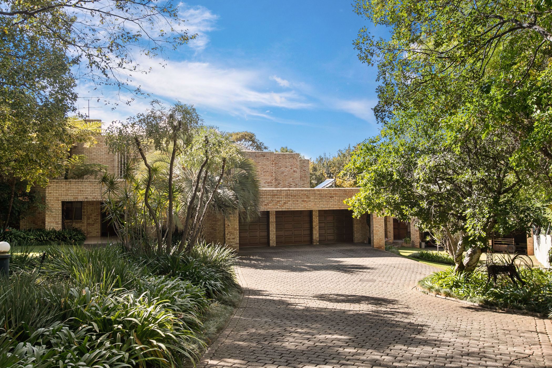 5 Bedroom House For Sale Bryanston HP1543296 Pam Golding Properties