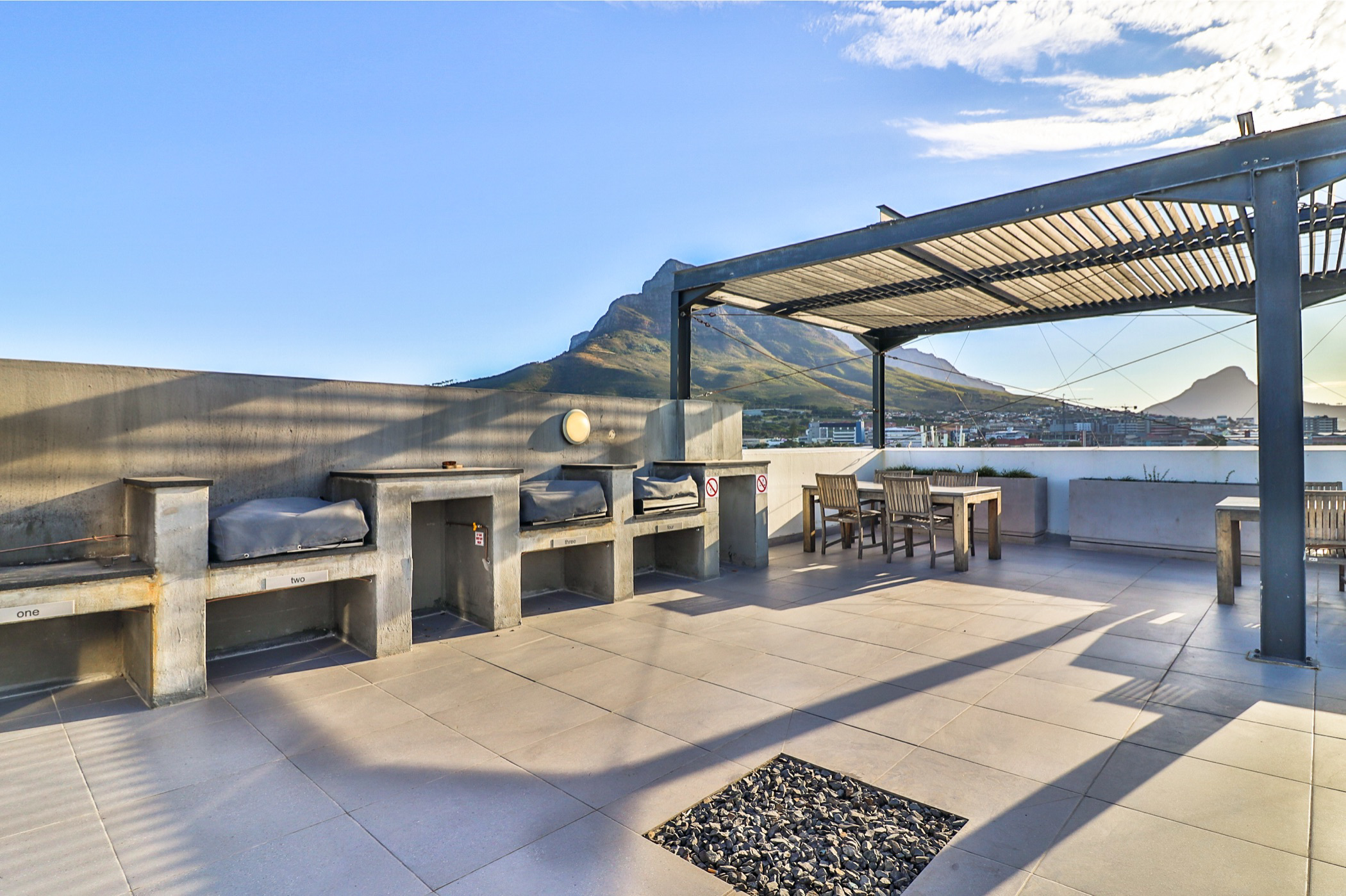 2 Bedroom Apartment For Sale Observatory (Cape Town) KW1531387