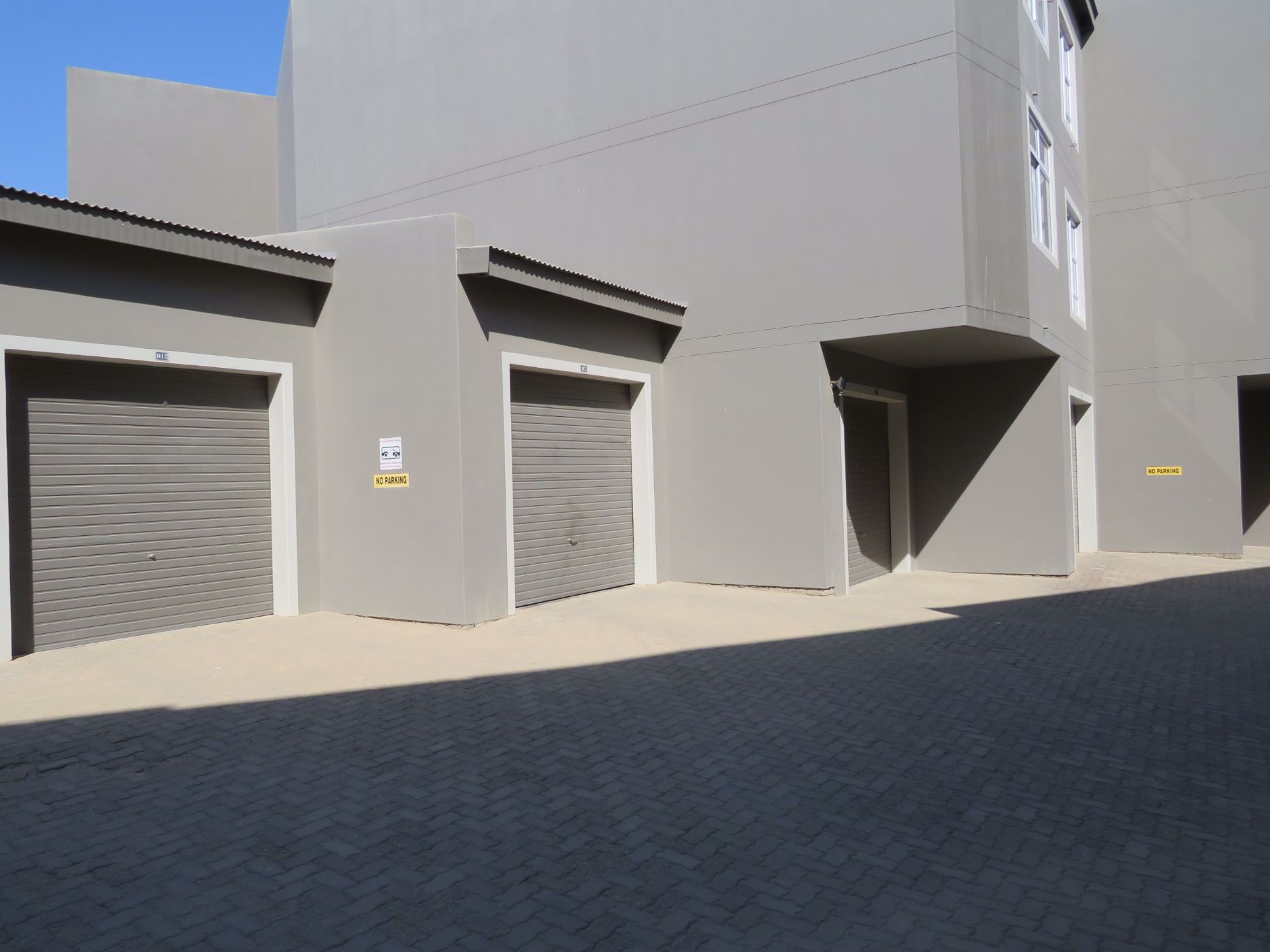 3 Bedroom Apartment For Sale Mile 4 (Namibia) 3NM1593991 Pam