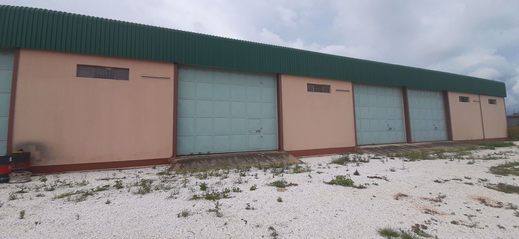 1200 m&sup2; commercial industrial property to rent in Lusaka (Zambia)