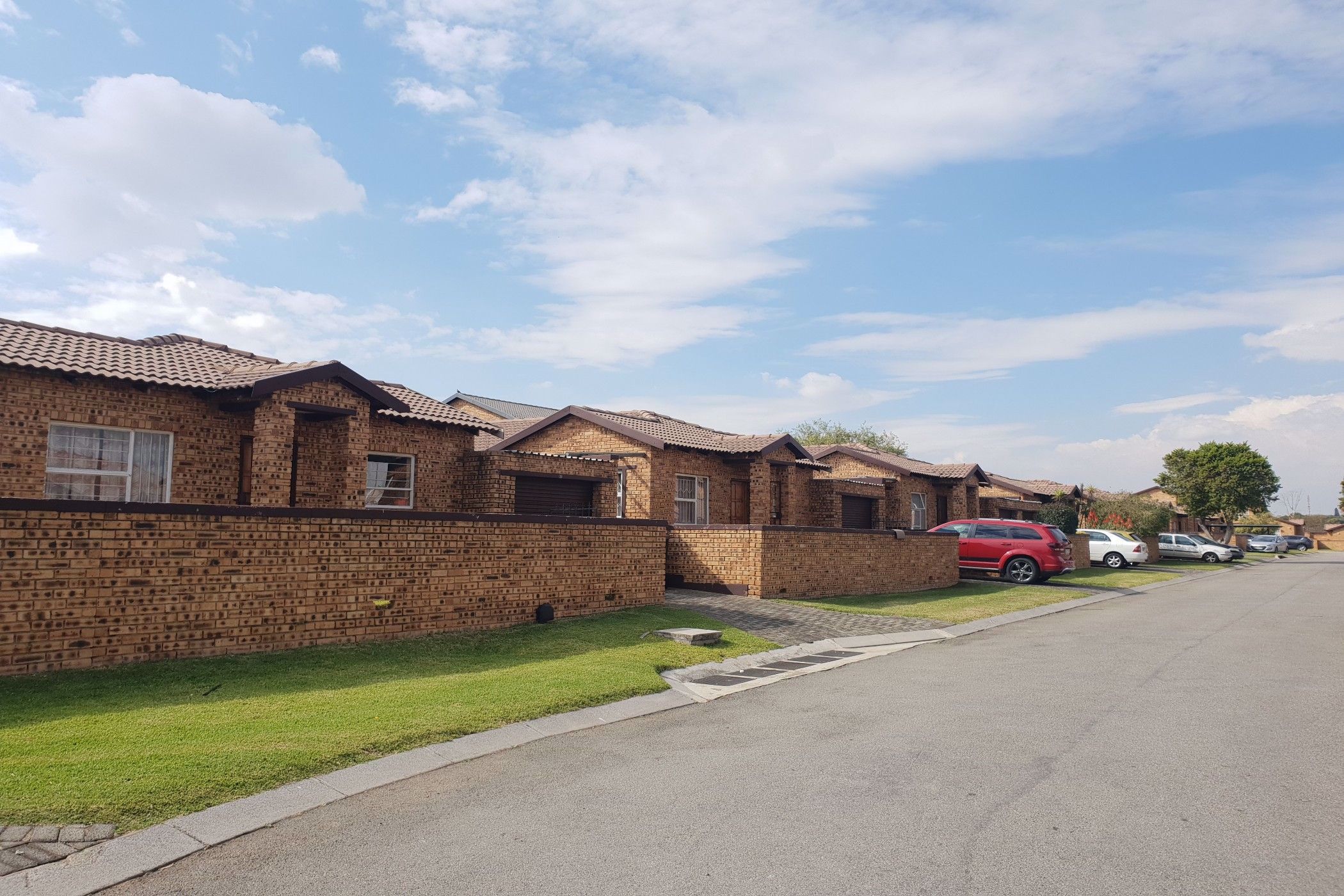 2 Bedroom Townhouse To Rent Honeydew (Roodepoort) RAL1533428 Pam