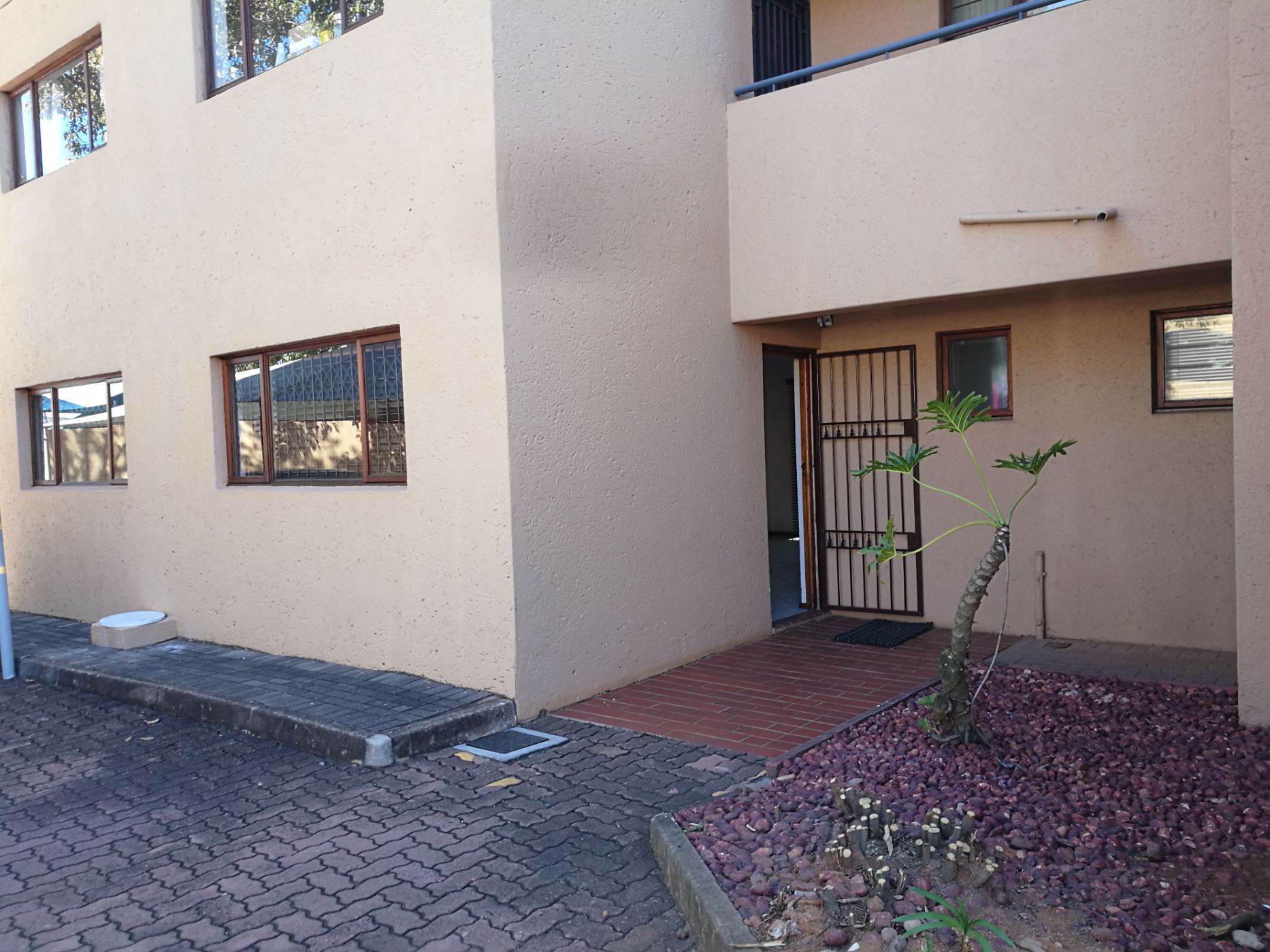 2 Bedroom Apartment For Sale Waterkloof Ridge PT1539667 Pam