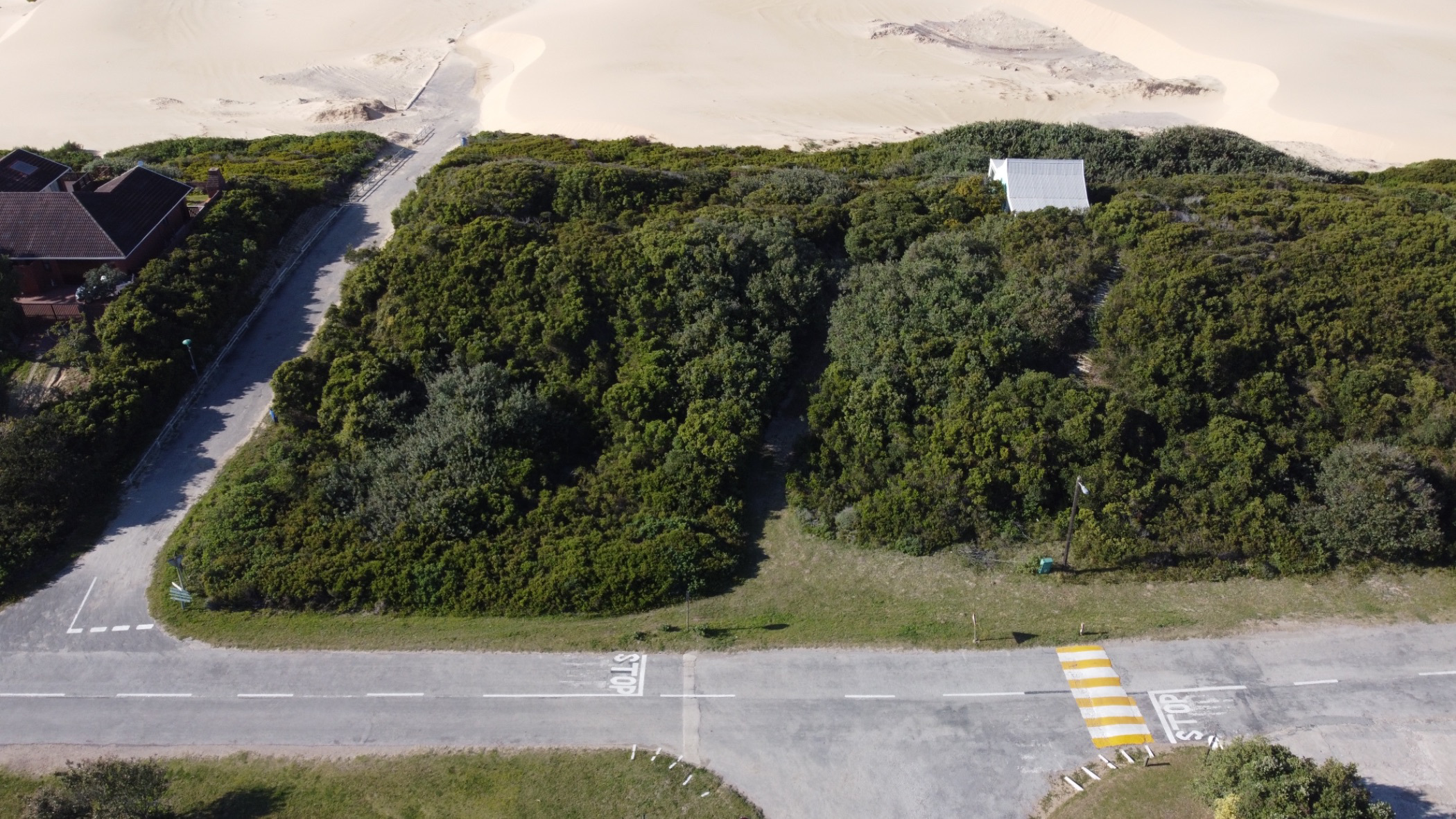 800 m&sup2; vacant land for sale in Cannon Rocks