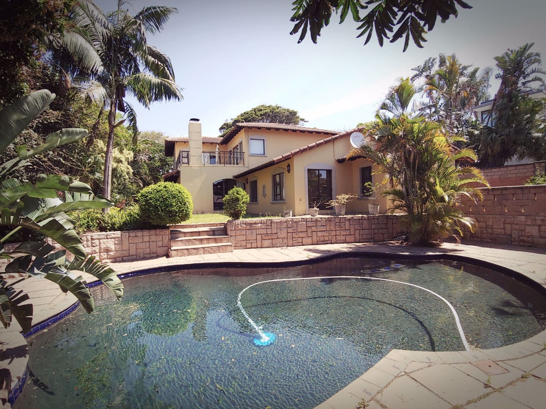 6 bedroom double-storey house for sale in uMhlanga Rocks