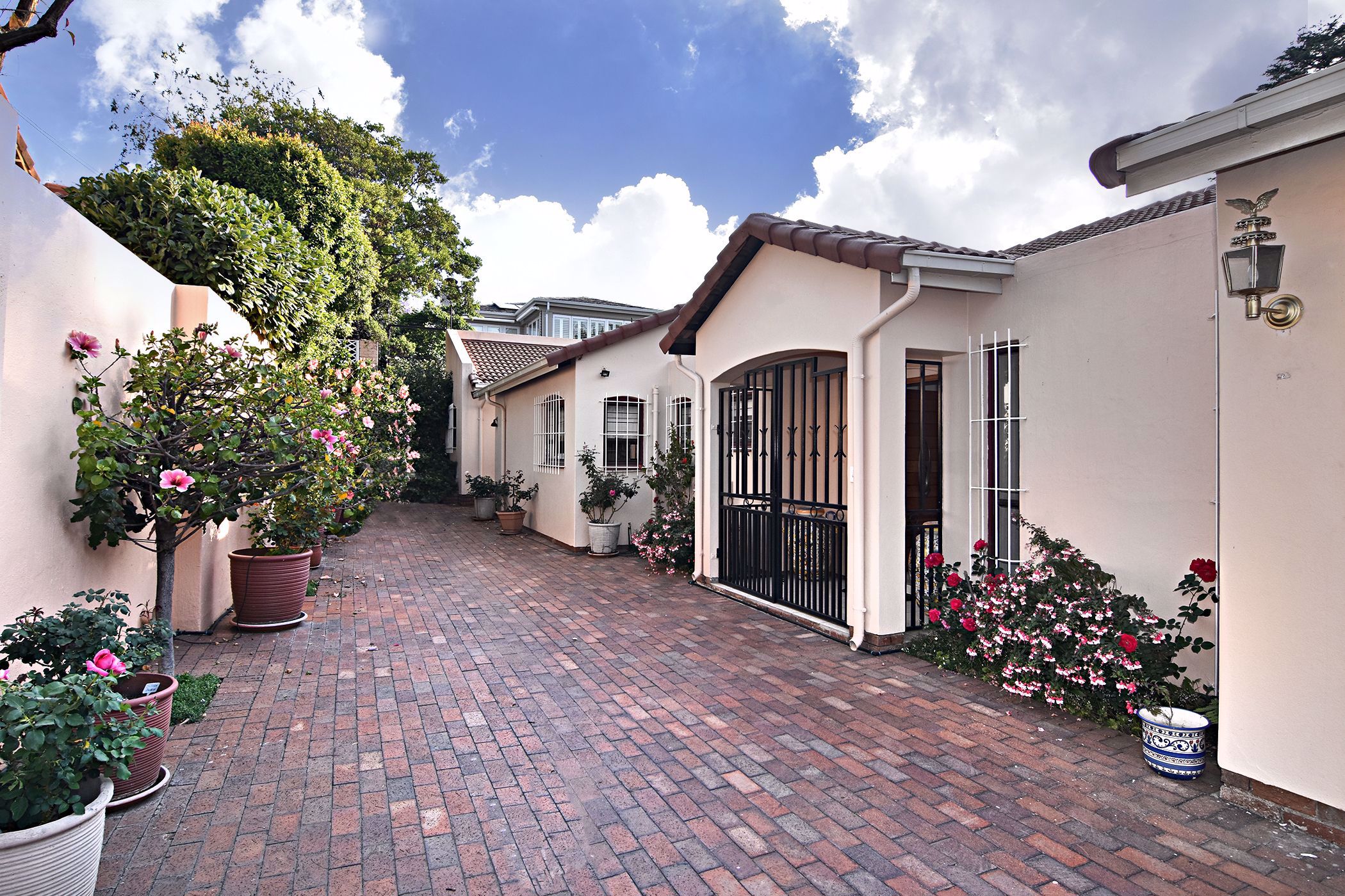 3 Bedroom Cluster House For Sale Hyde Park (Sandton) HP1549575