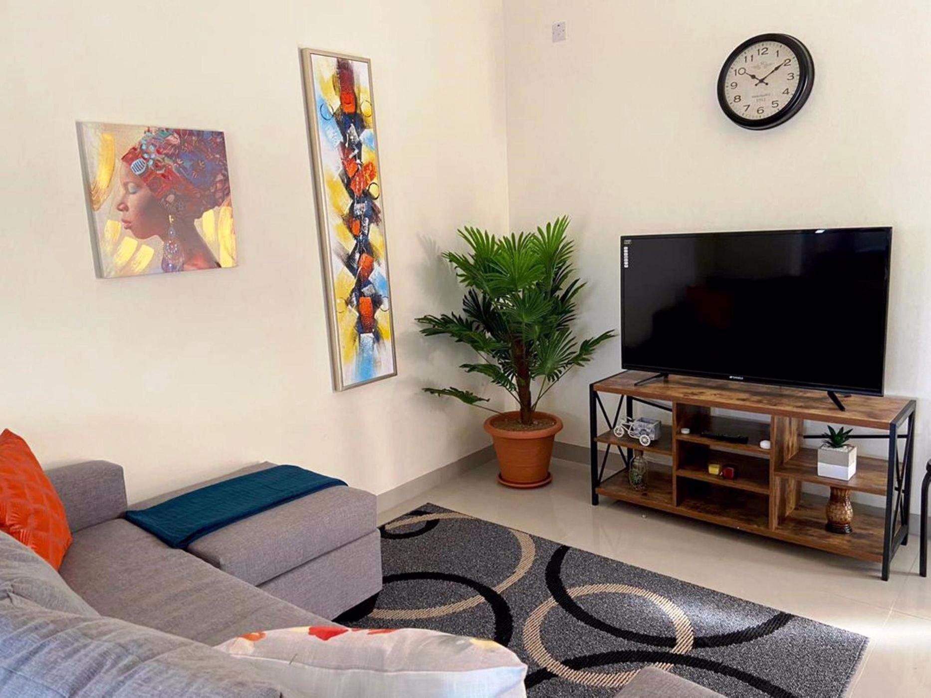 2 bedroom apartment to rent in Village (Botswana)