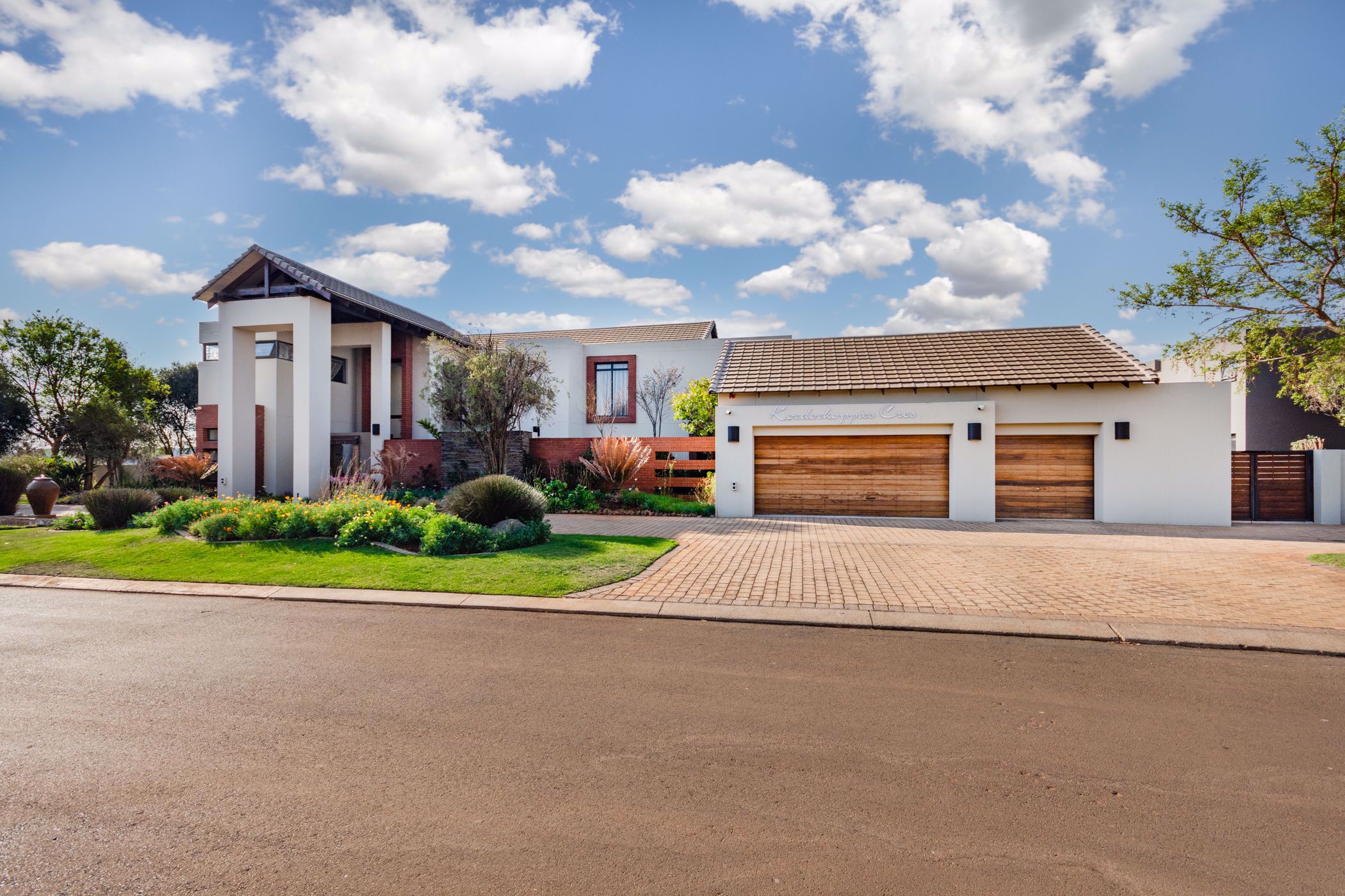 5 Bedroom House For Sale Serengeti Golf Estate EN1548511 Pam