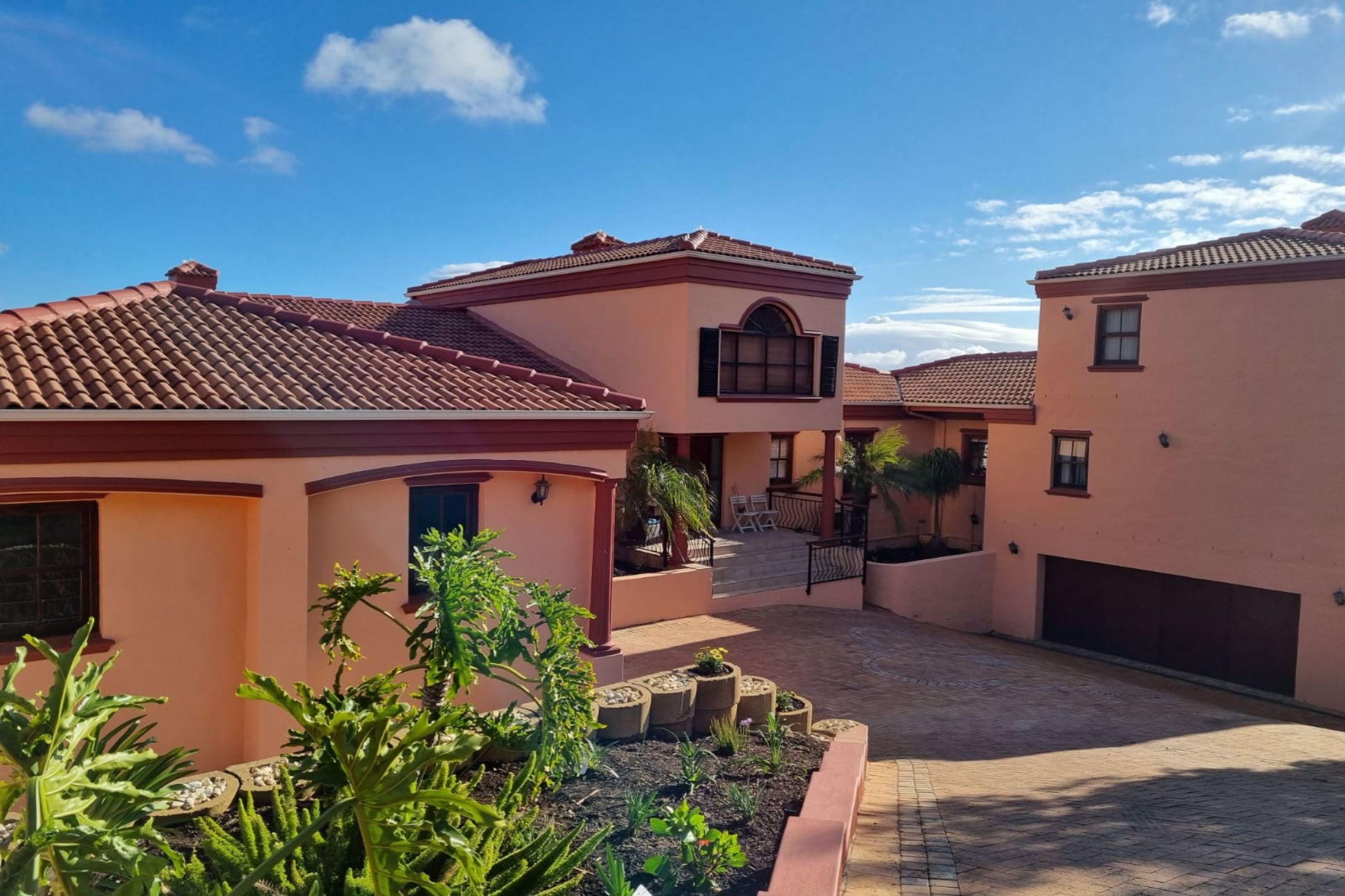 7 bedroom double-storey house for sale in Plattekloof