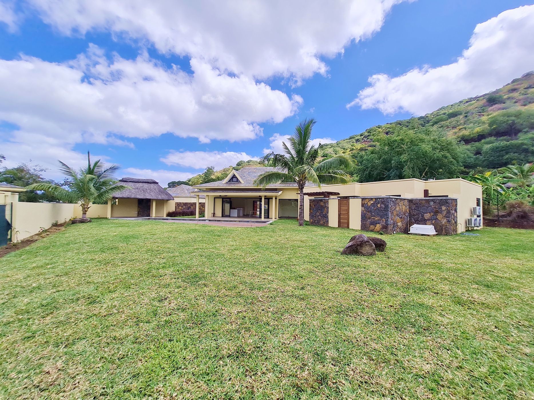 5 Bedroom House For Sale West Coast (Mauritius) MPR1550535 Pam