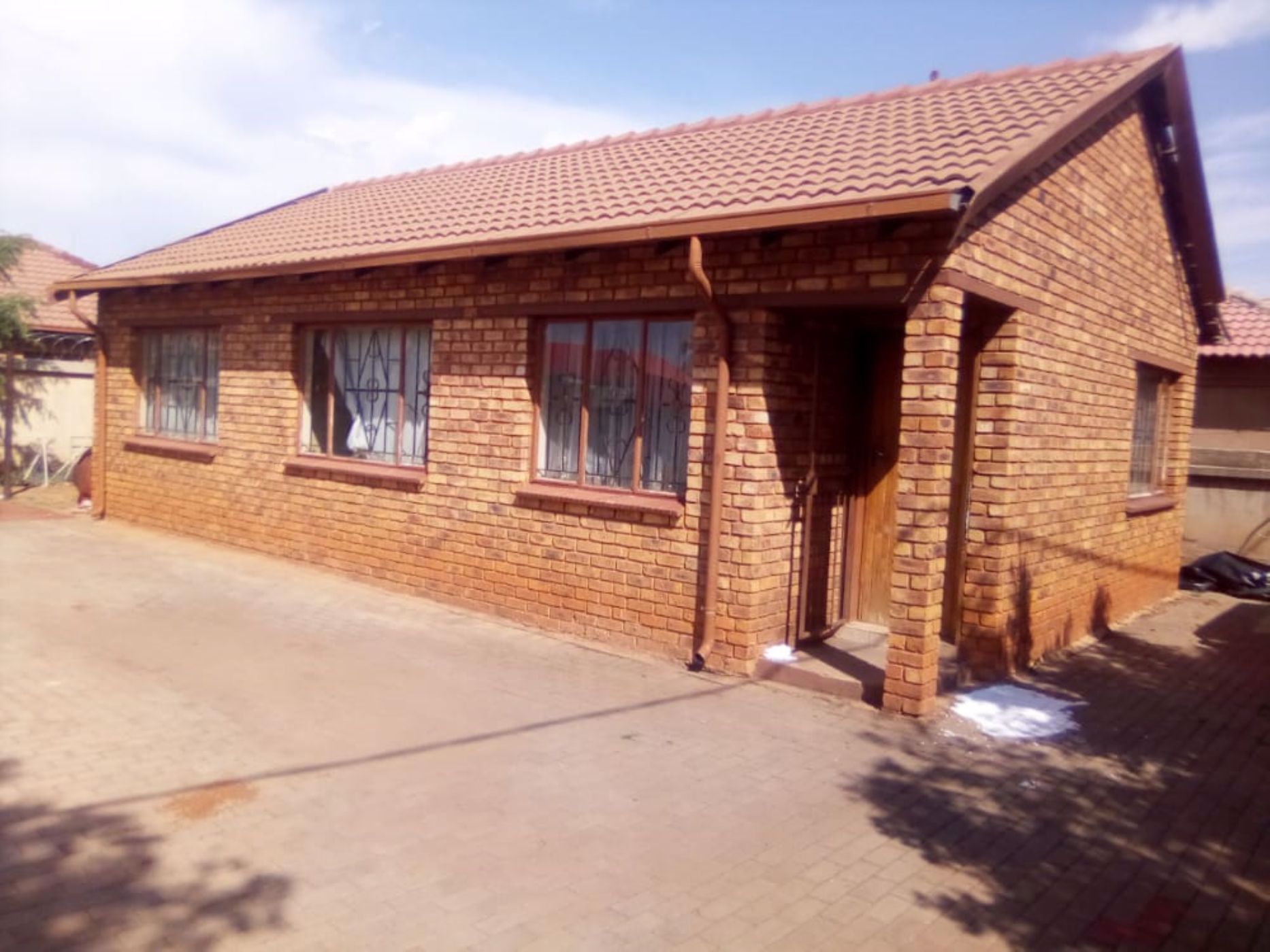 3-bedroom-house-for-sale-soshanguve-vv-ptm1552318-pam-golding