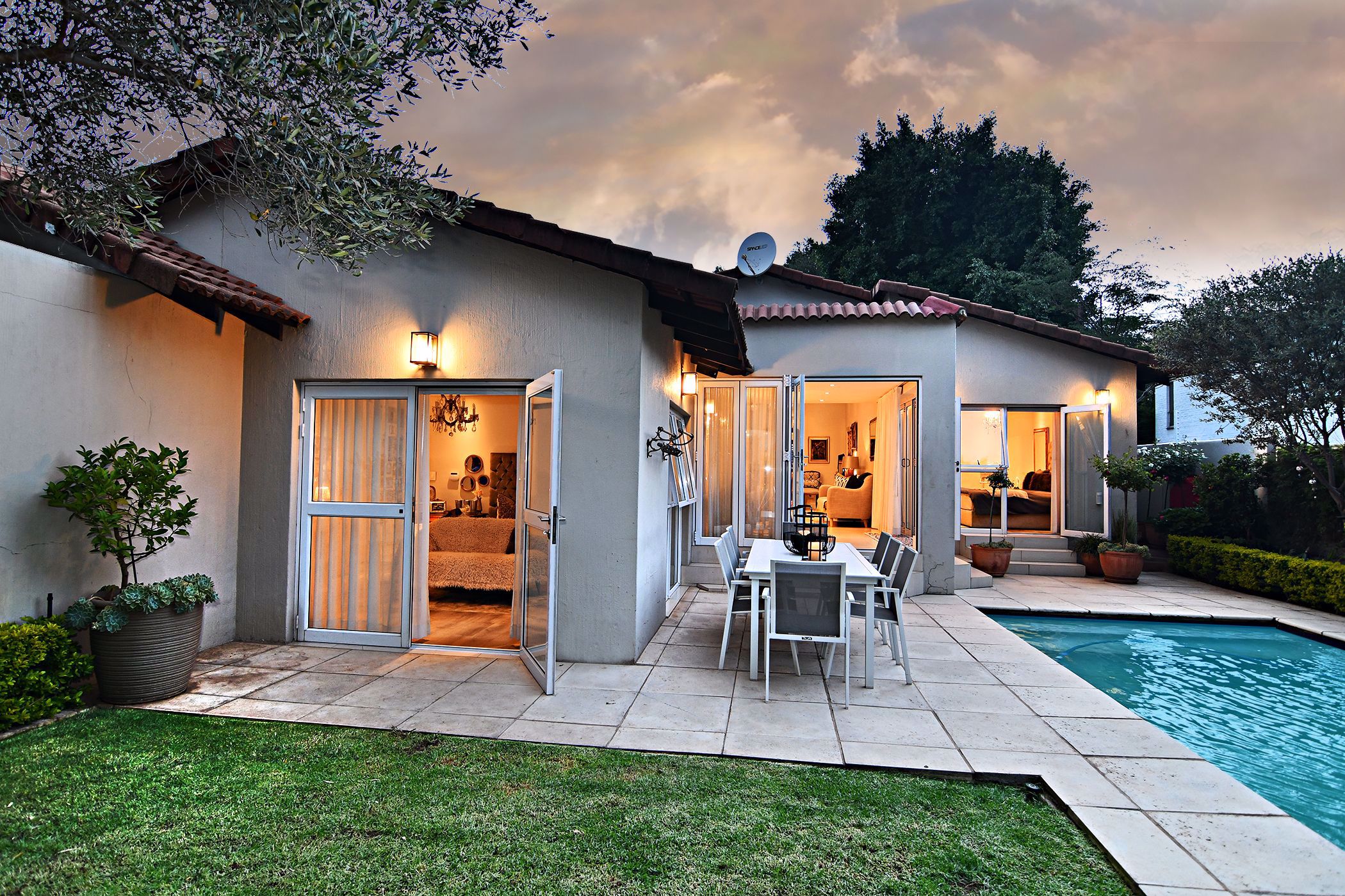 3 Bedroom Security Estate Home For Sale Hyde Park (Sandton