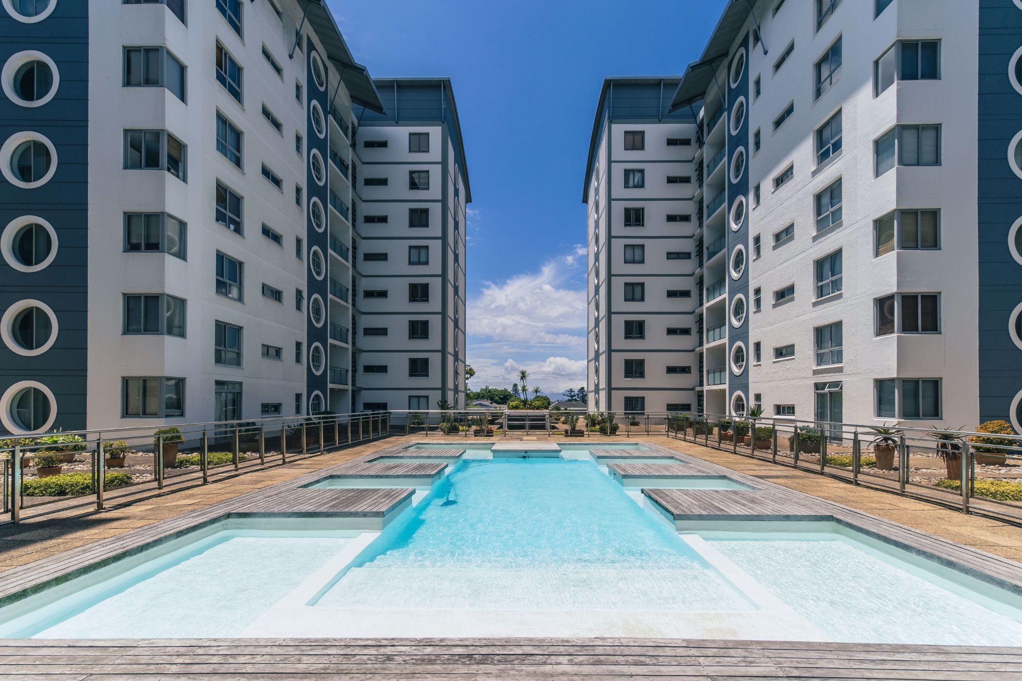 2 Bedroom Apartment For Sale Claremont Upper KW1555774 Pam