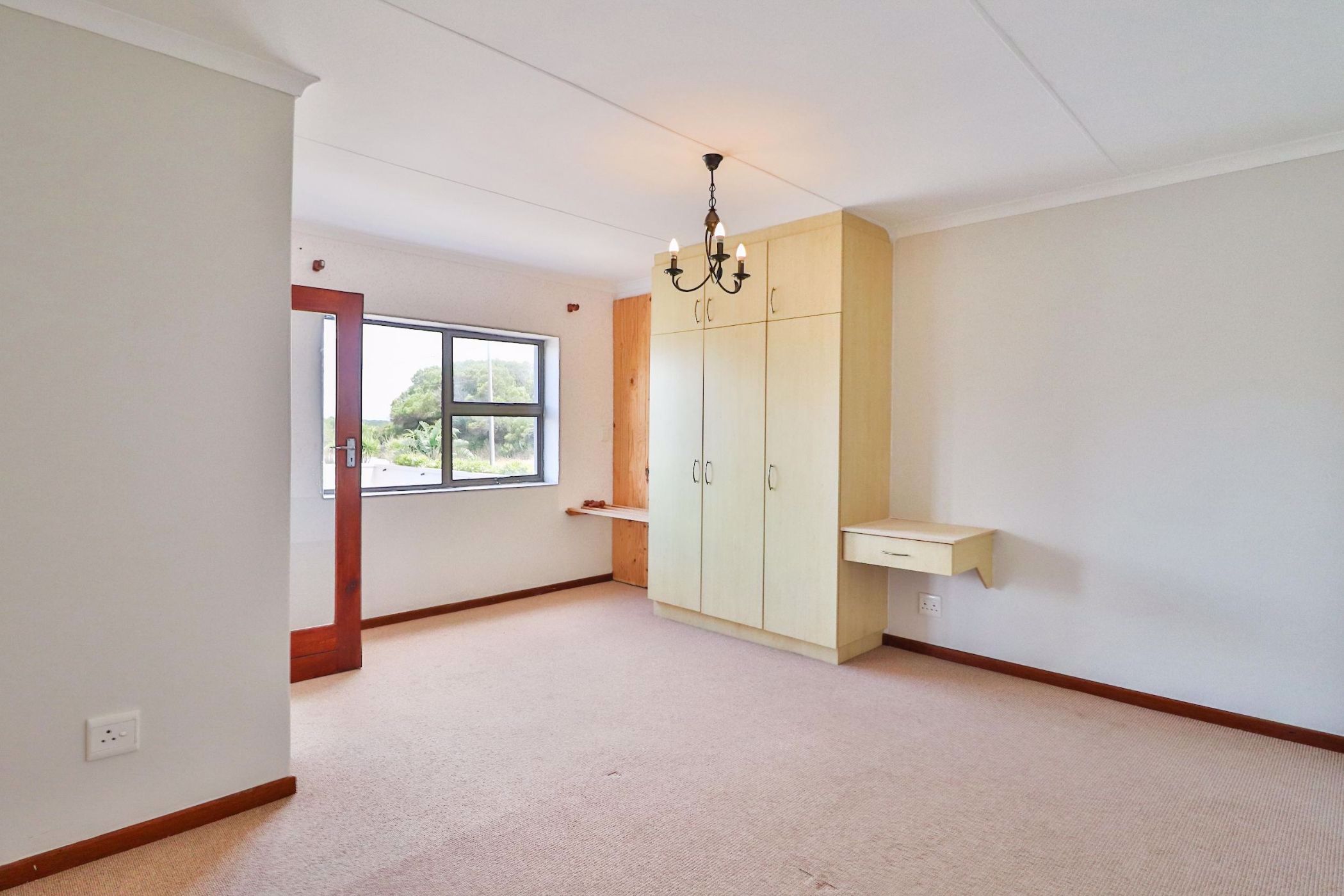 5 Bedroom House For Sale Paradise Beach (Jeffreys Bay) 1JF1554810