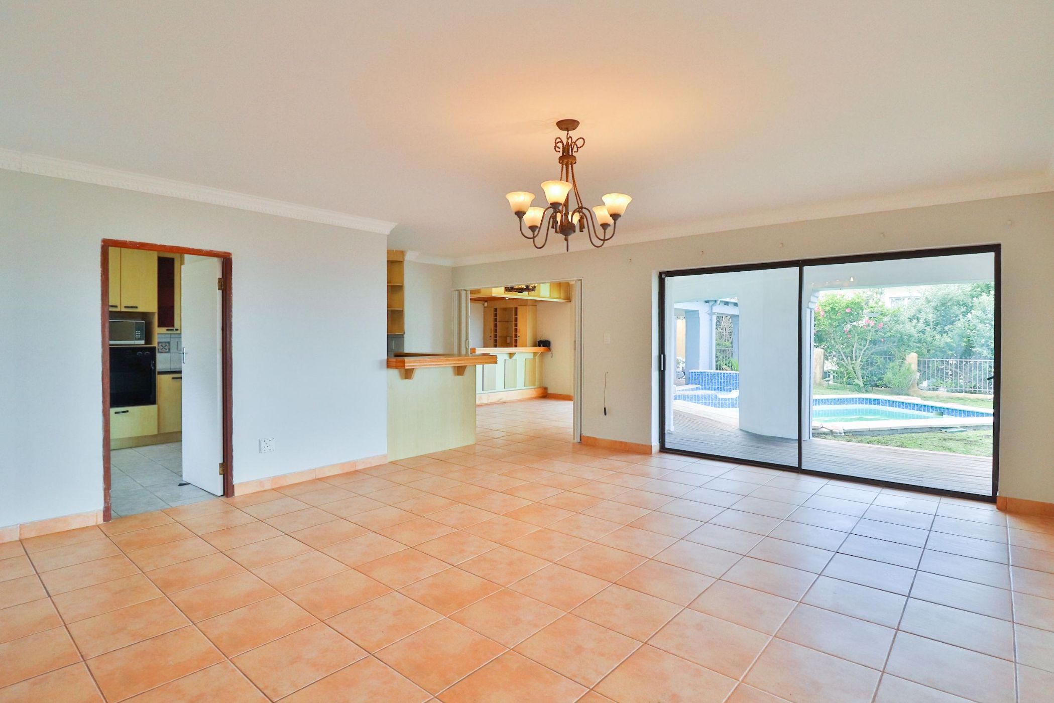 5 Bedroom House For Sale Paradise Beach (Jeffreys Bay) 1JF1554810