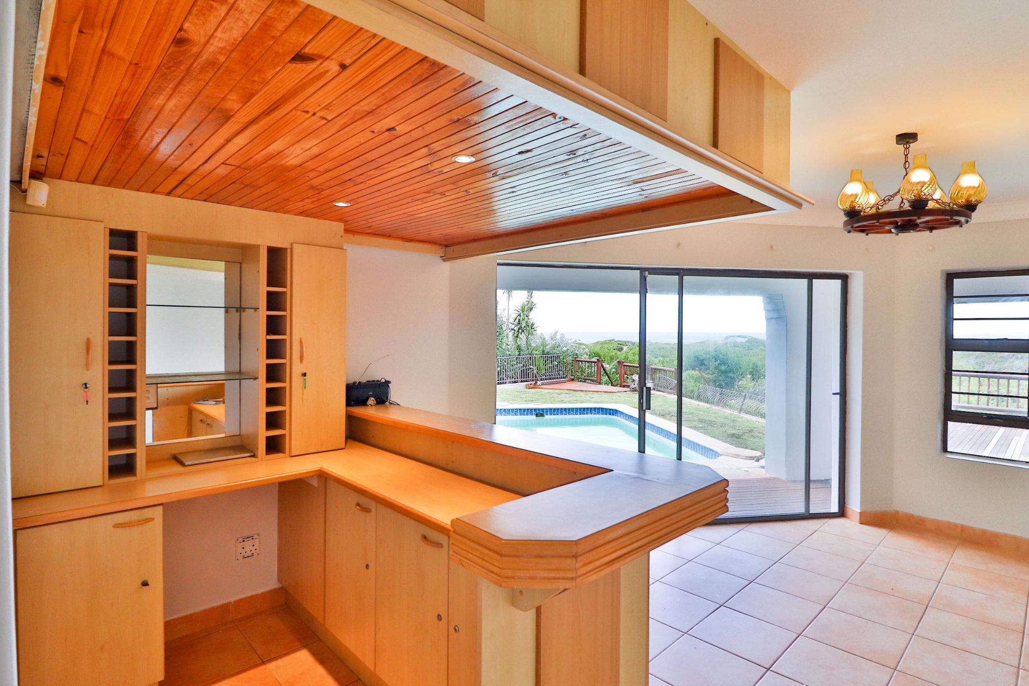 5 Bedroom House For Sale Paradise Beach (Jeffreys Bay) 1JF1554810