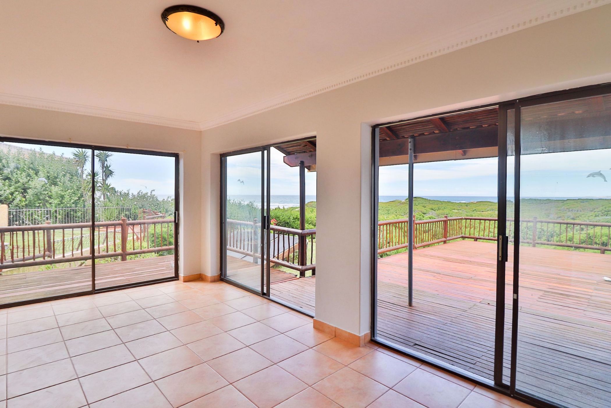 5 Bedroom House For Sale Paradise Beach (Jeffreys Bay) 1JF1554810