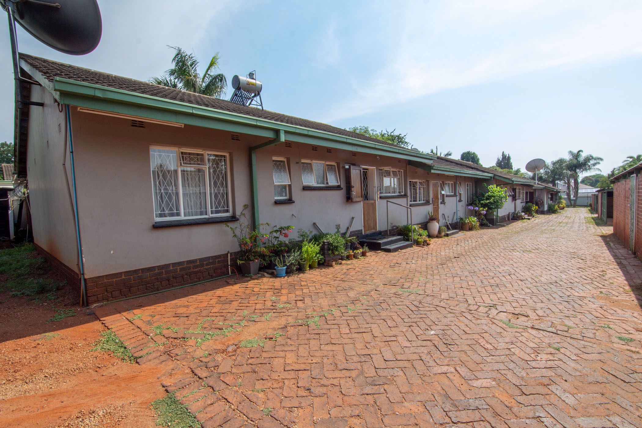 2 bedroom garden apartment for sale in Avondale (Zimbabwe)