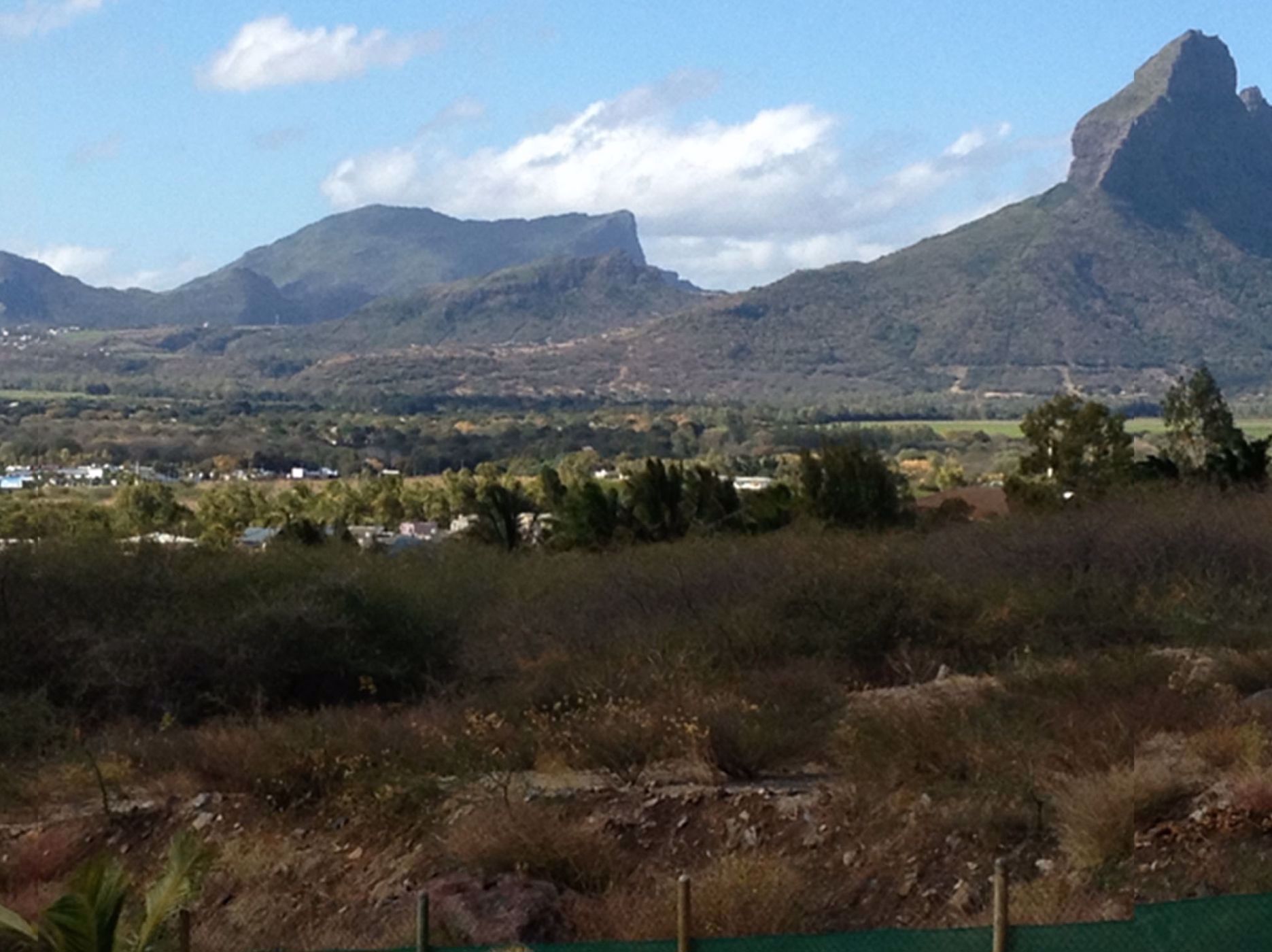 3170.57 m&sup2; residential vacant land for sale in Tamarin (Mauritius)