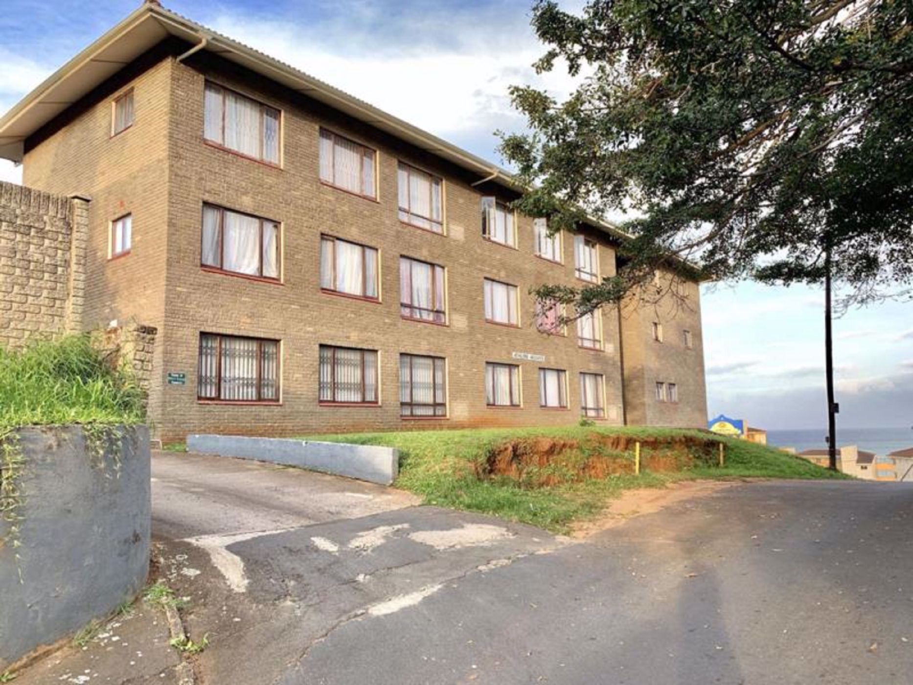 2 Bedroom Apartment For Sale Port Shepstone (Port Shepstone