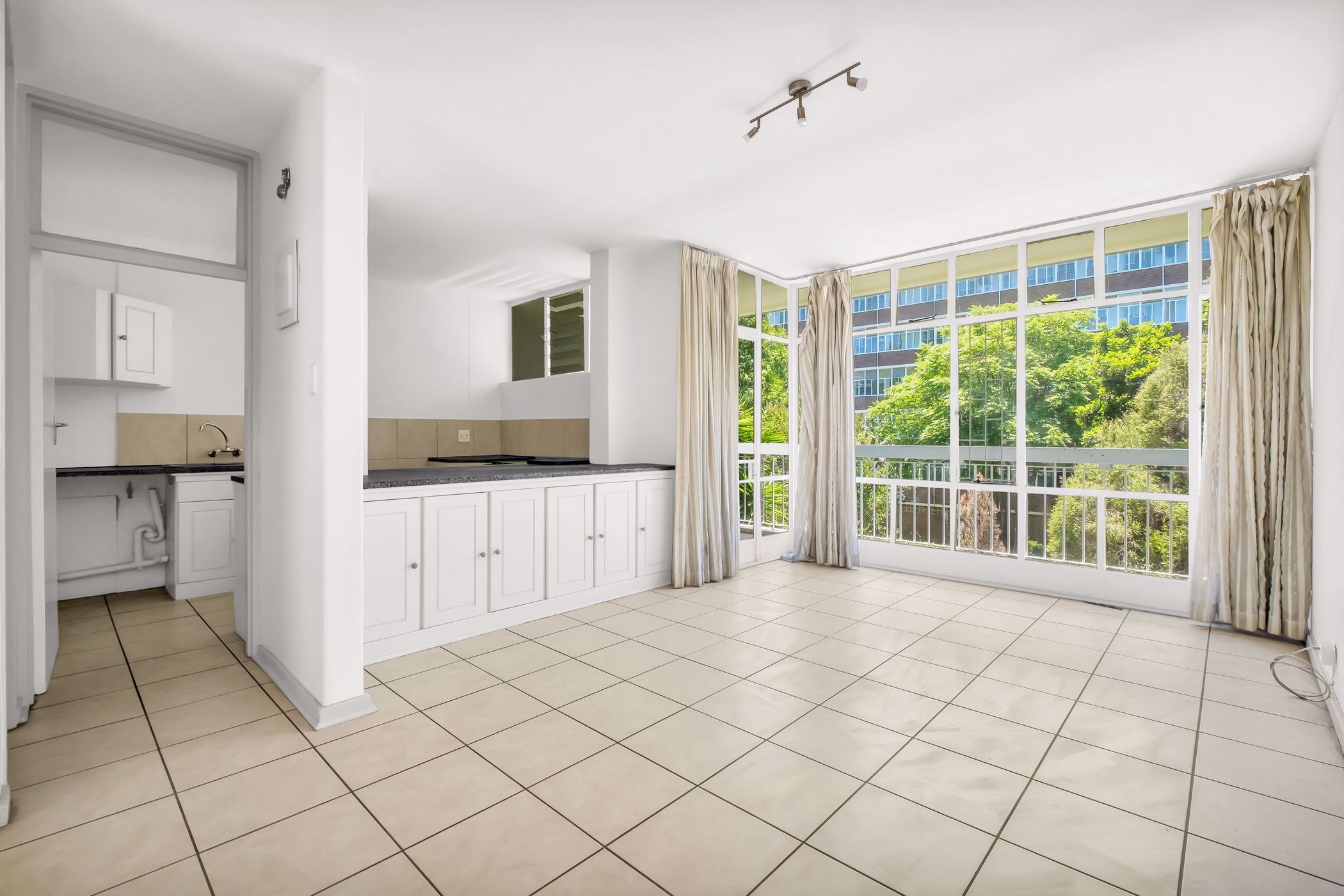 2 Bedroom Apartment For Sale Killarney HP1595298 Pam Golding Properties