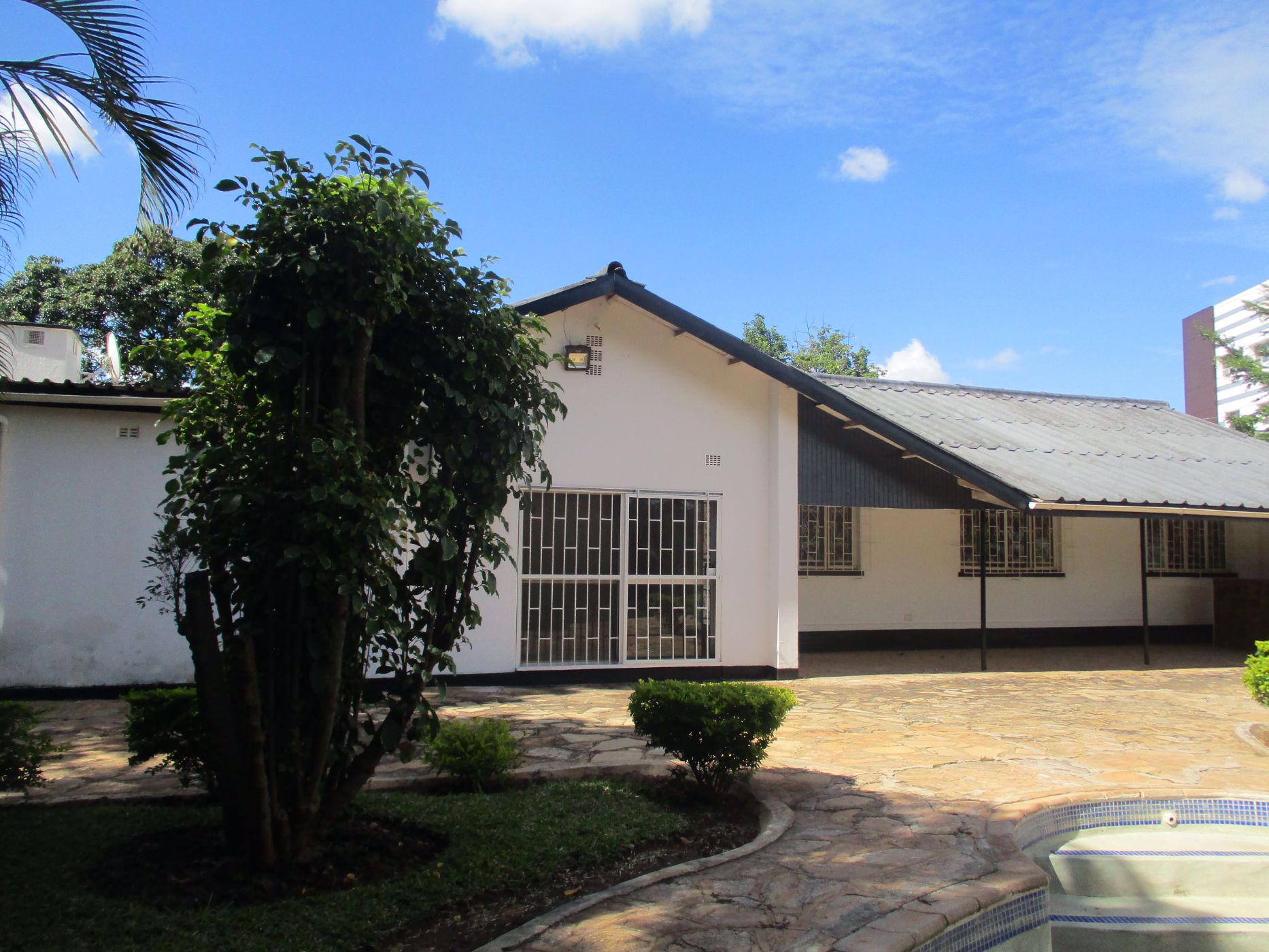 Commercial office to rent in Woodlands (Zambia)