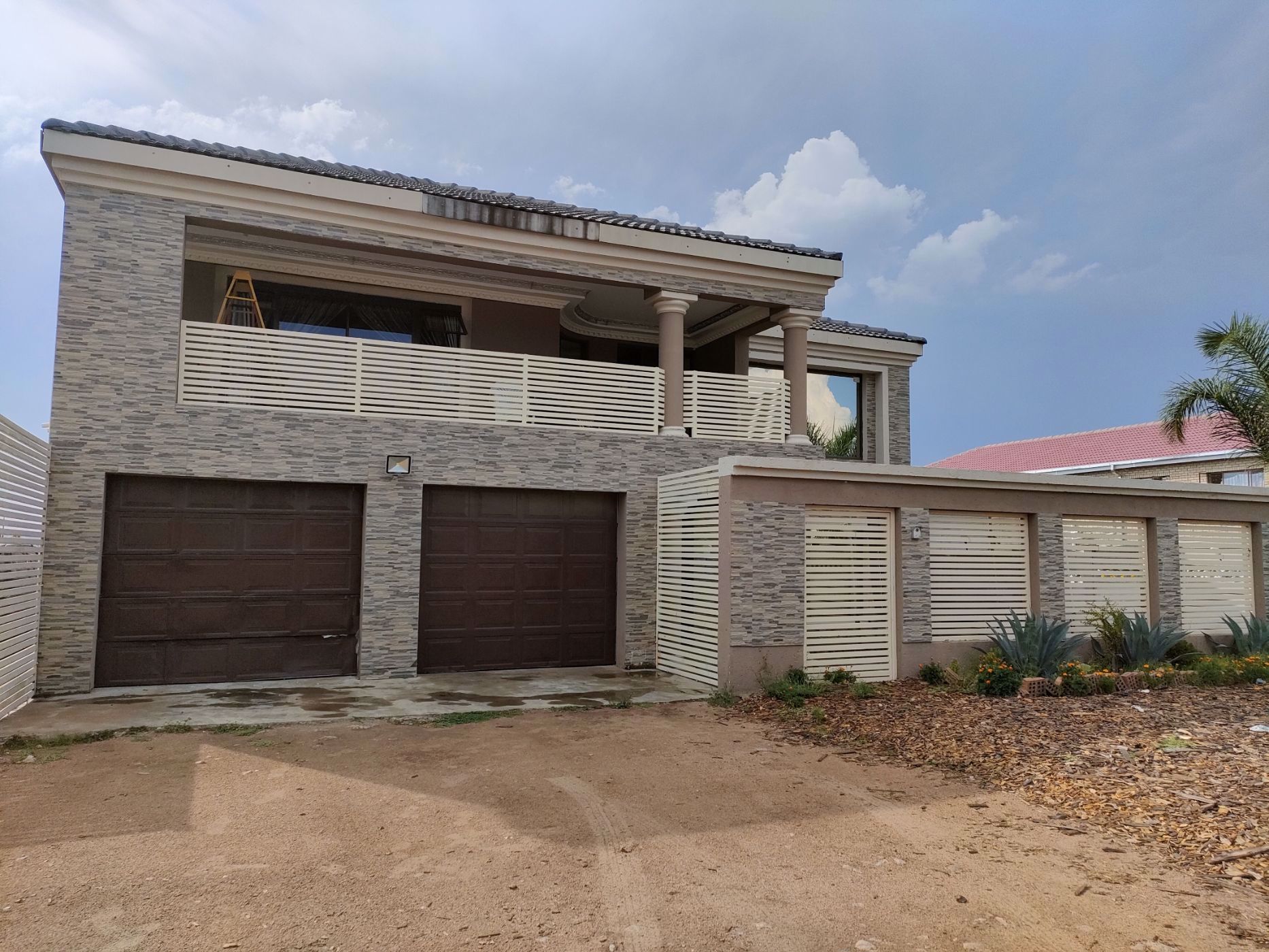 8 bedroom house for sale in Nirvana