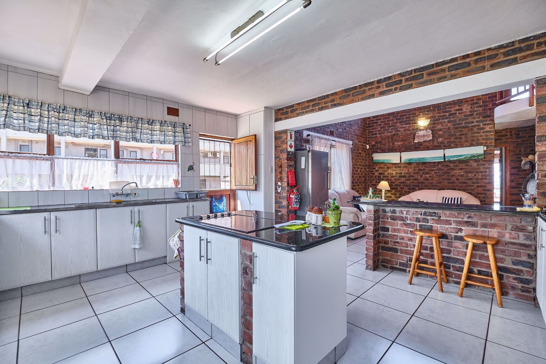 6 Bedroom House For Sale Warner Beach 1WB1601568 Pam Golding