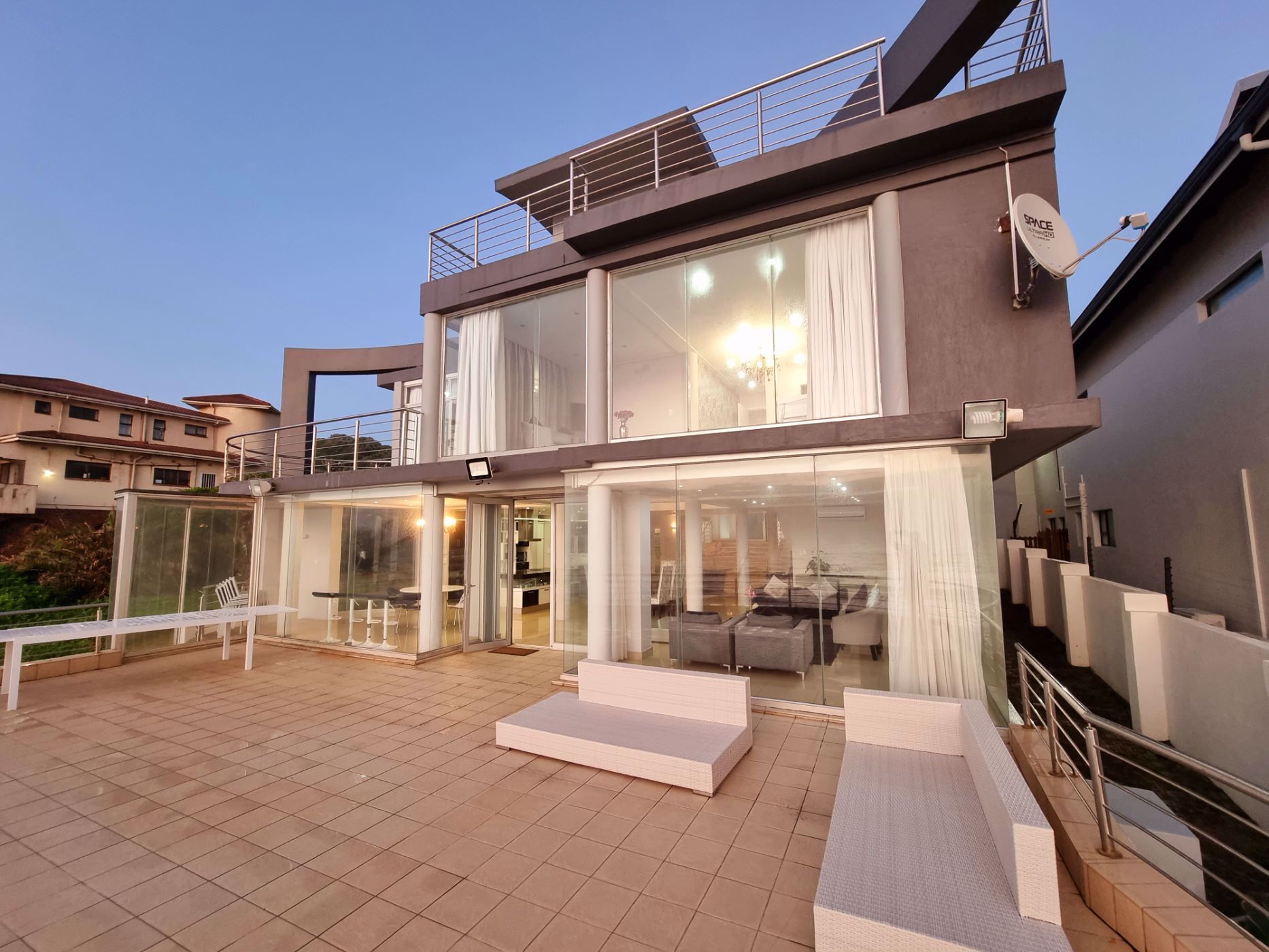 5 Bedroom Multistorey House For Sale Tinley Manor 1BD1561545 Pam