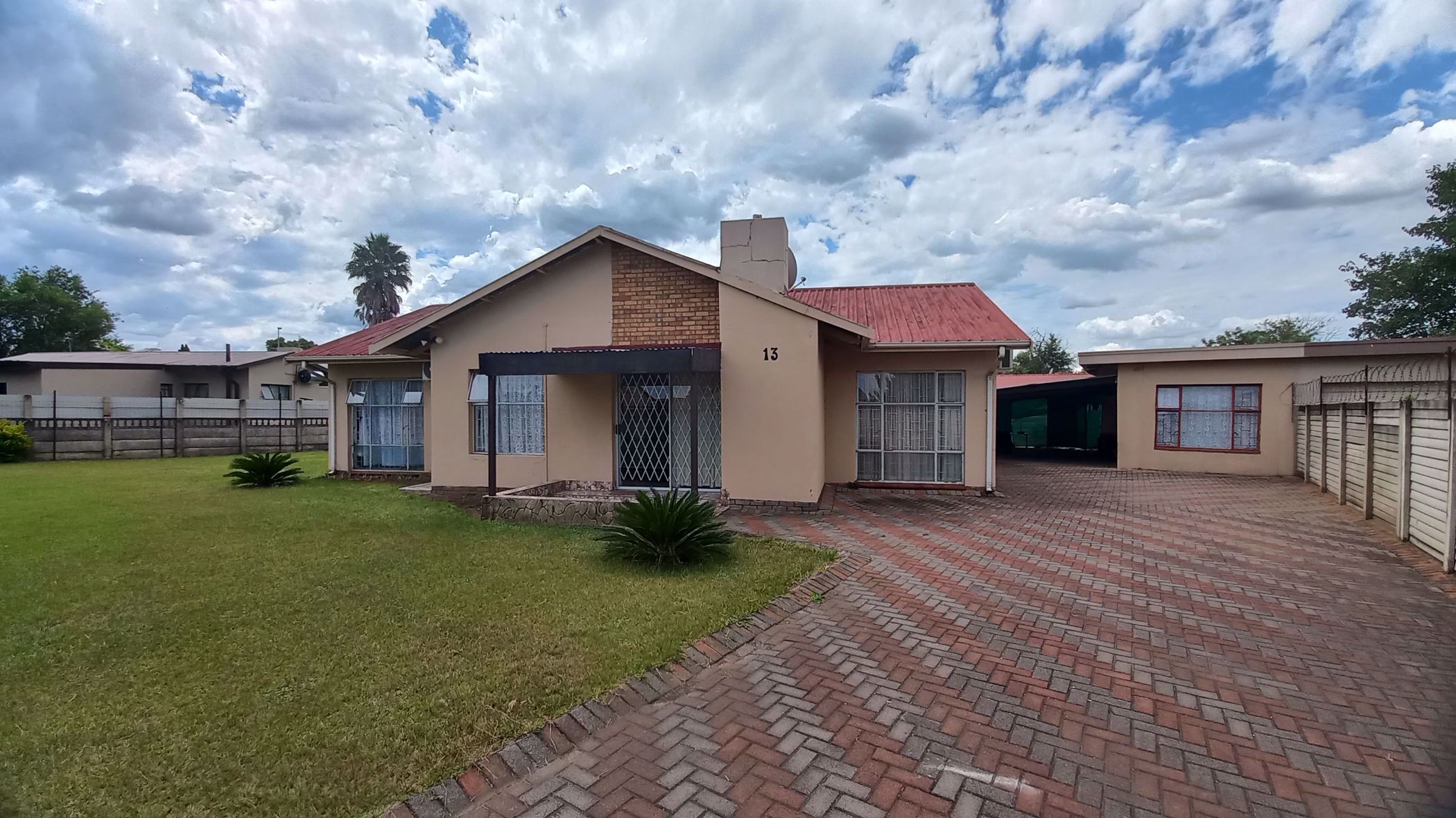 3 Bedroom House For Sale Barry Hertzog Park 1NW1563132 Pam