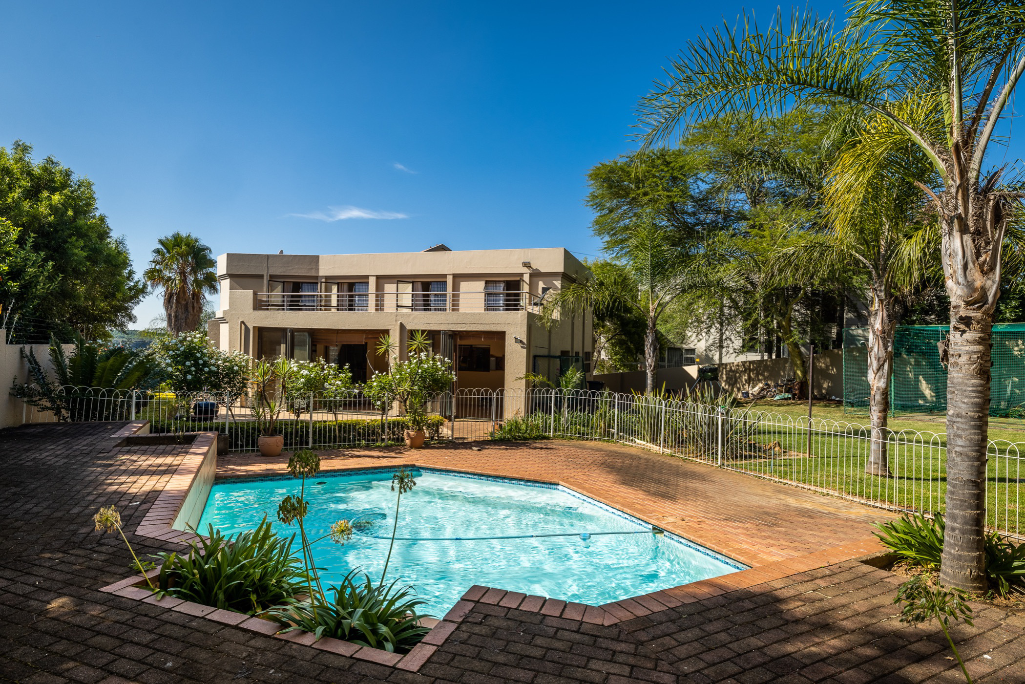 6 bedroom house to rent in Waterkloof Ridge