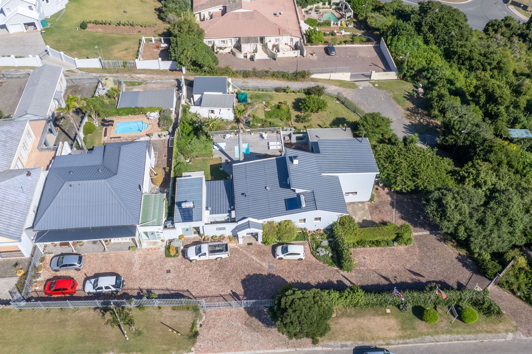 https://listing.pamgolding.co.za/images/properties/202203/1363296/H/1363296_H_61.jpg