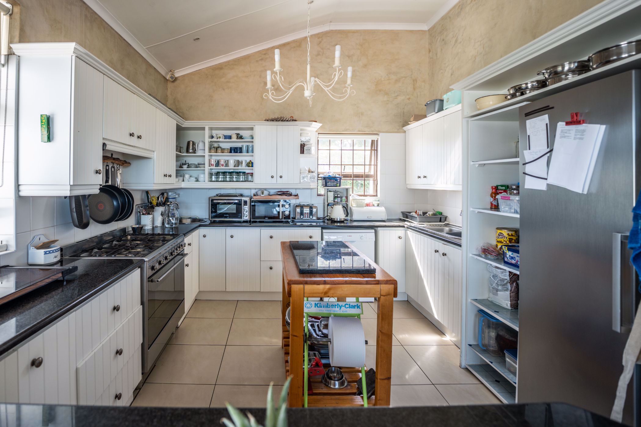 https://listing.pamgolding.co.za/images/properties/202203/1363296/H/1363296_H_76.jpg