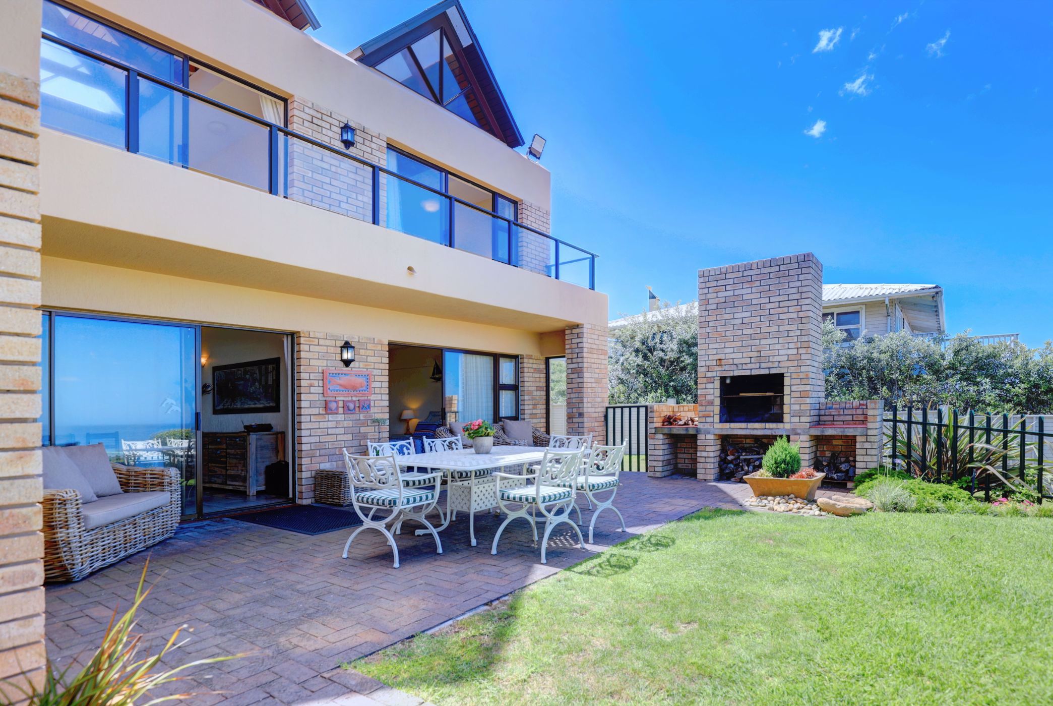 6 Bedroom Doublestorey House For Sale Outeniqua Strand 1MB1564608